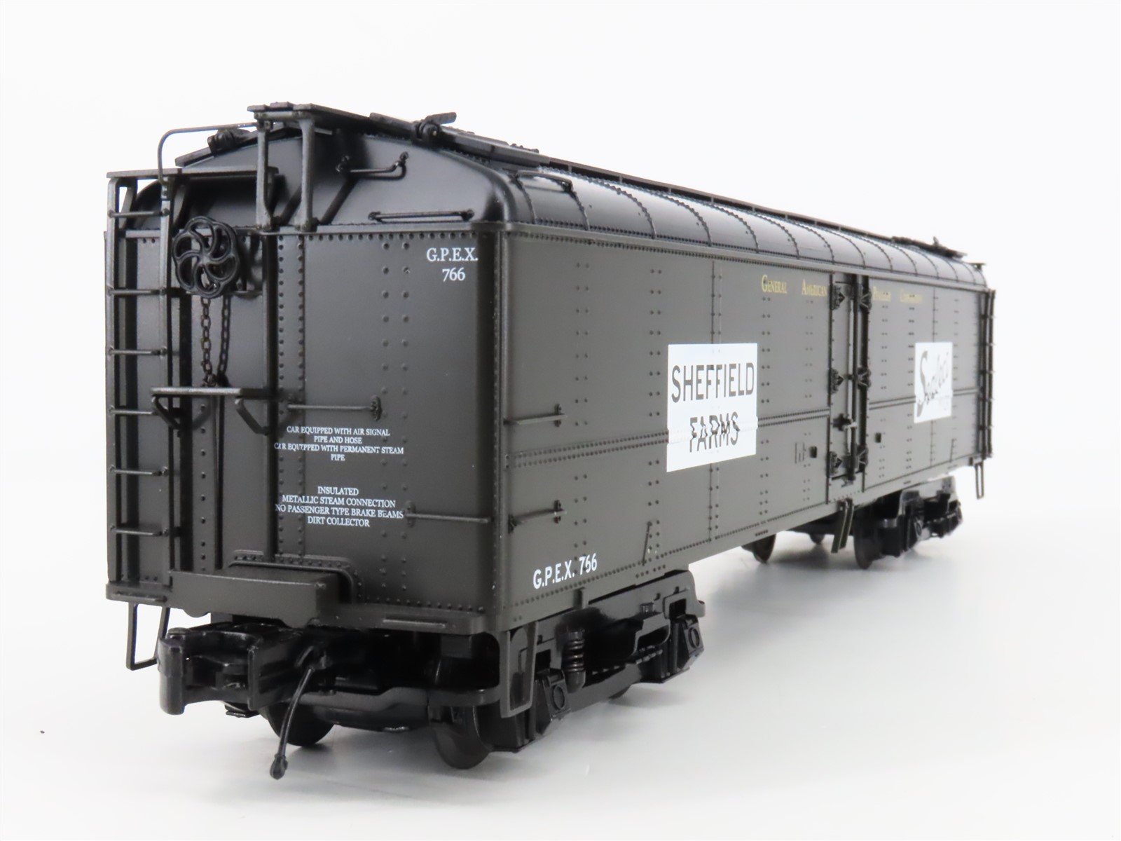 O Gauge 3-Rail MTH 20-94169 GPEX Sheffield Farms Milk Reefer #766
