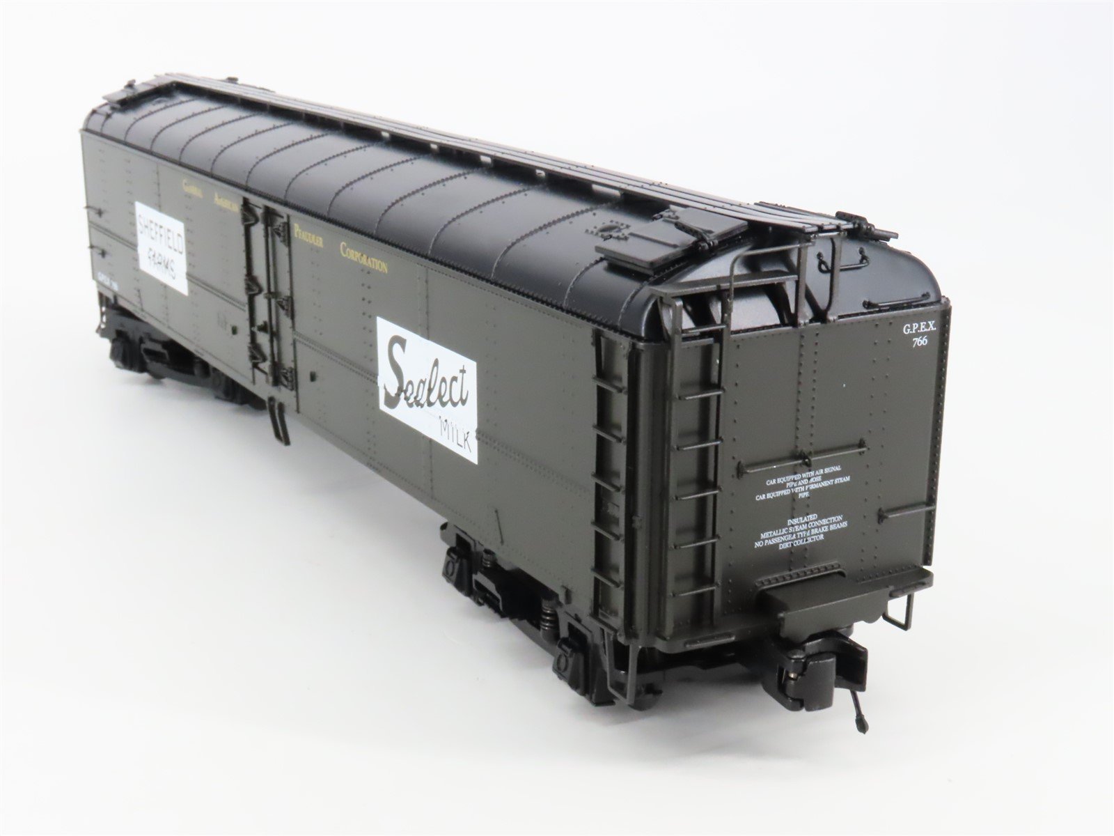 O Gauge 3-Rail MTH 20-94169 GPEX Sheffield Farms Milk Reefer #766