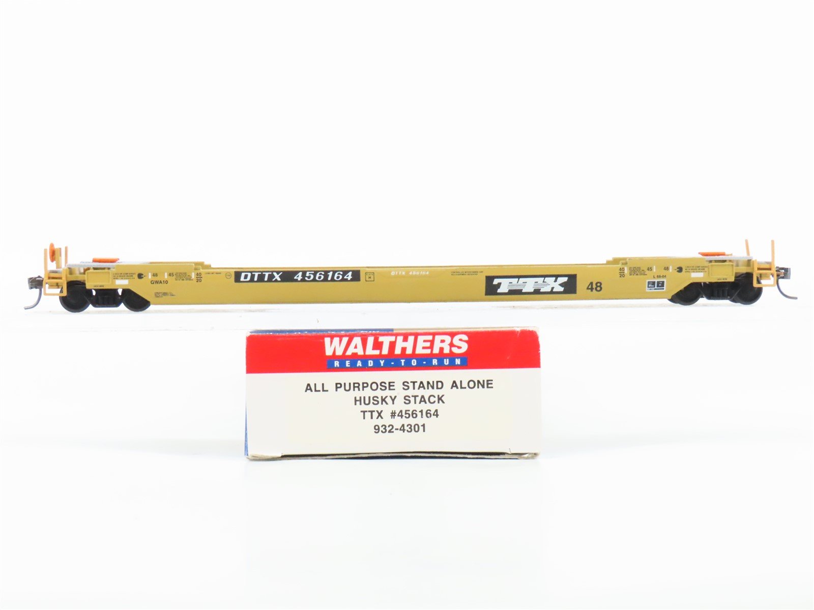 HO Scale Walthers 932-4301 DTTX Trailer Train Husky Stack Car #456164