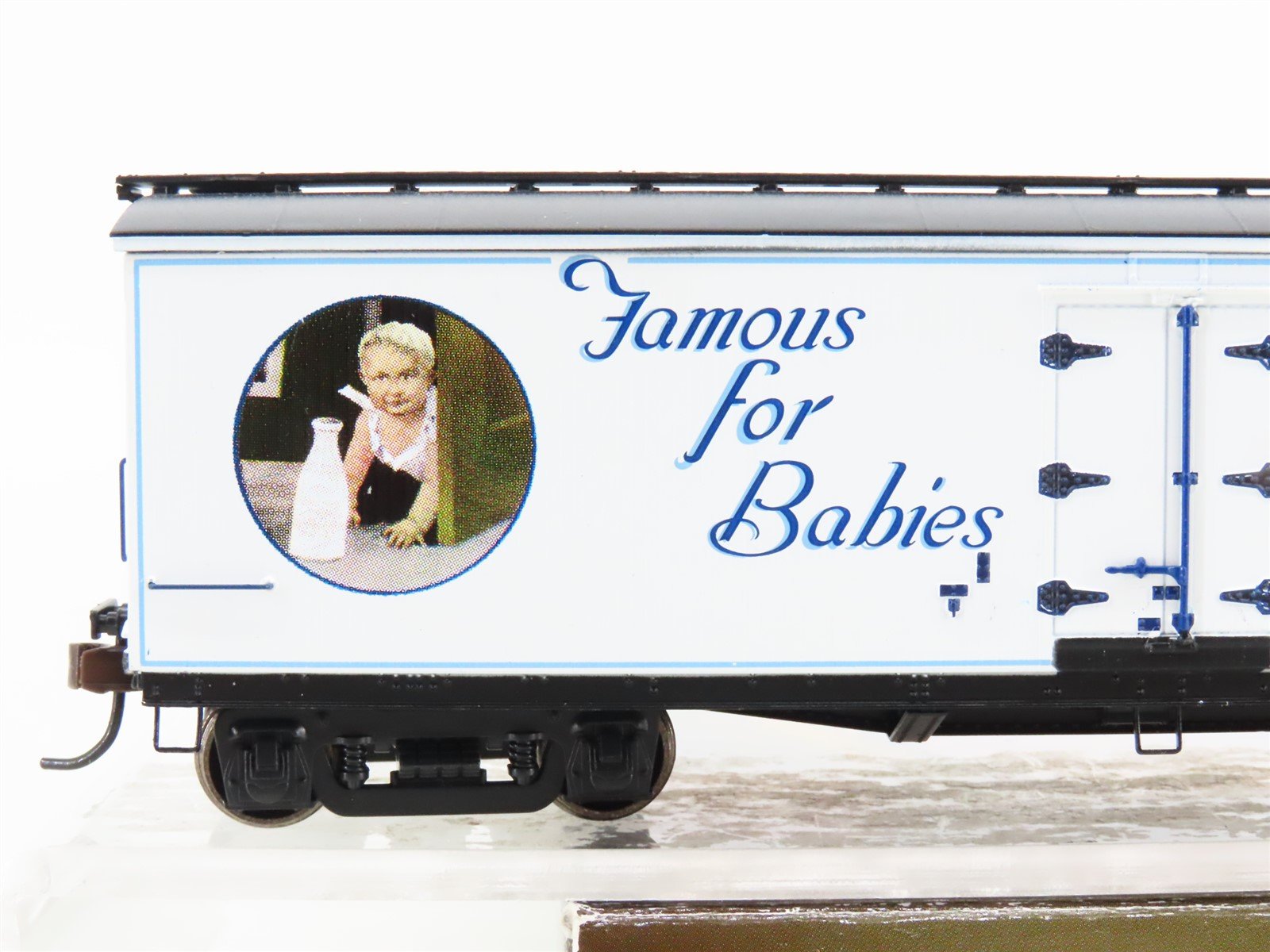 HO Roundhouse 84622 FFDX Fairfield Farms 