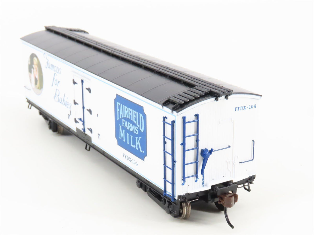 HO Roundhouse 84622 FFDX Fairfield Farms &quot;Famous Baby&quot; 40&#39; Wood Milk Car #104