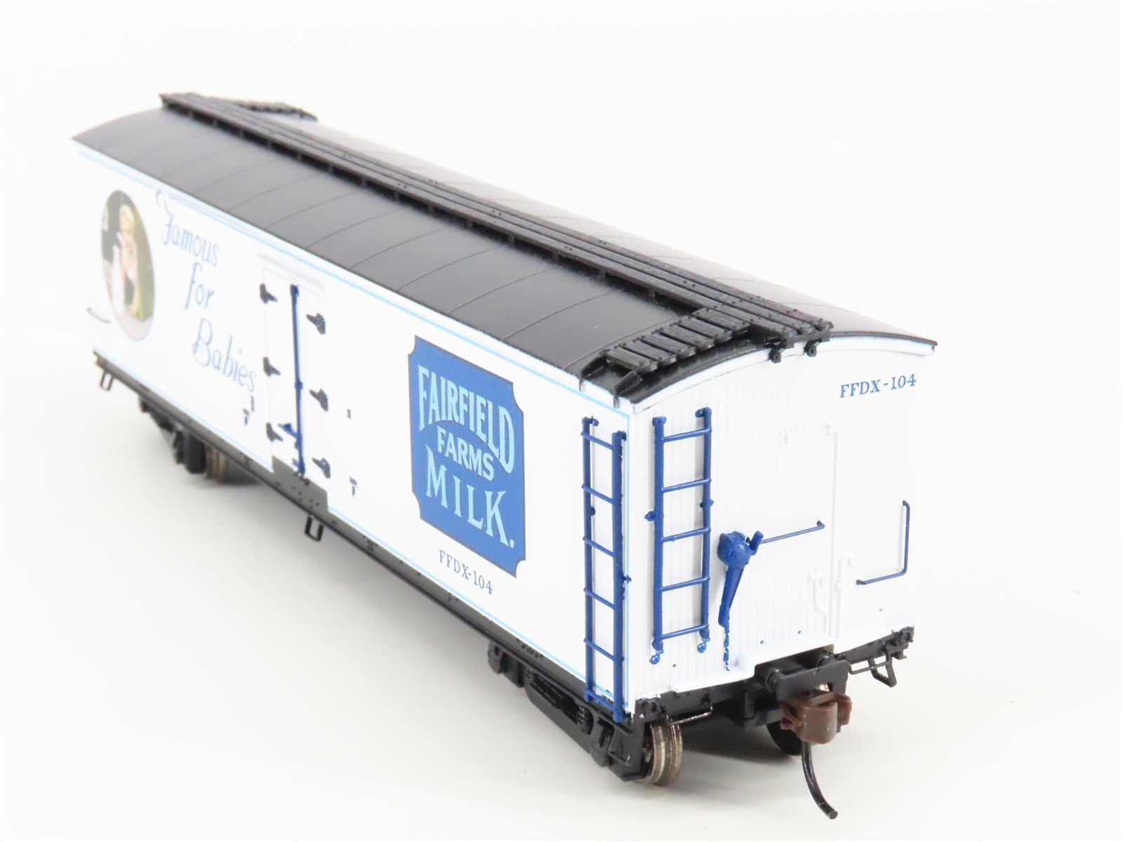 HO Roundhouse 84622 FFDX Fairfield Farms 