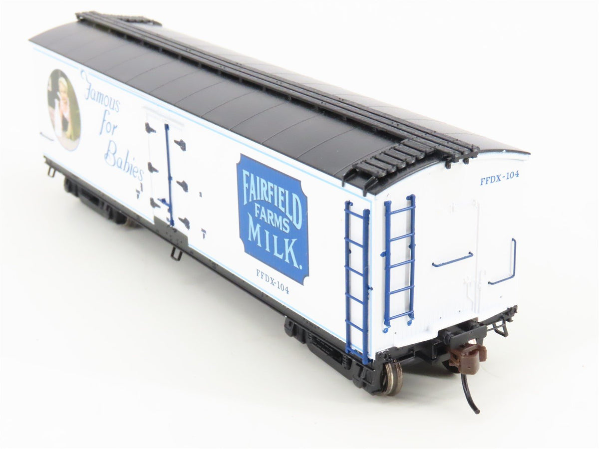 HO Roundhouse 84622 FFDX Fairfield Farms &quot;Famous Baby&quot; 40&#39; Wood Milk Car #104