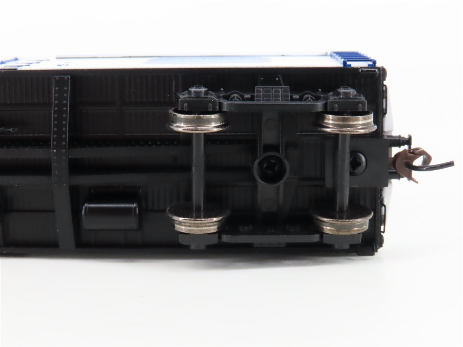 HO Roundhouse 84622 FFDX Fairfield Farms 