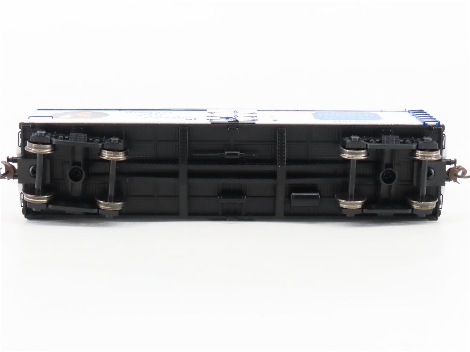 HO Roundhouse 84622 FFDX Fairfield Farms 