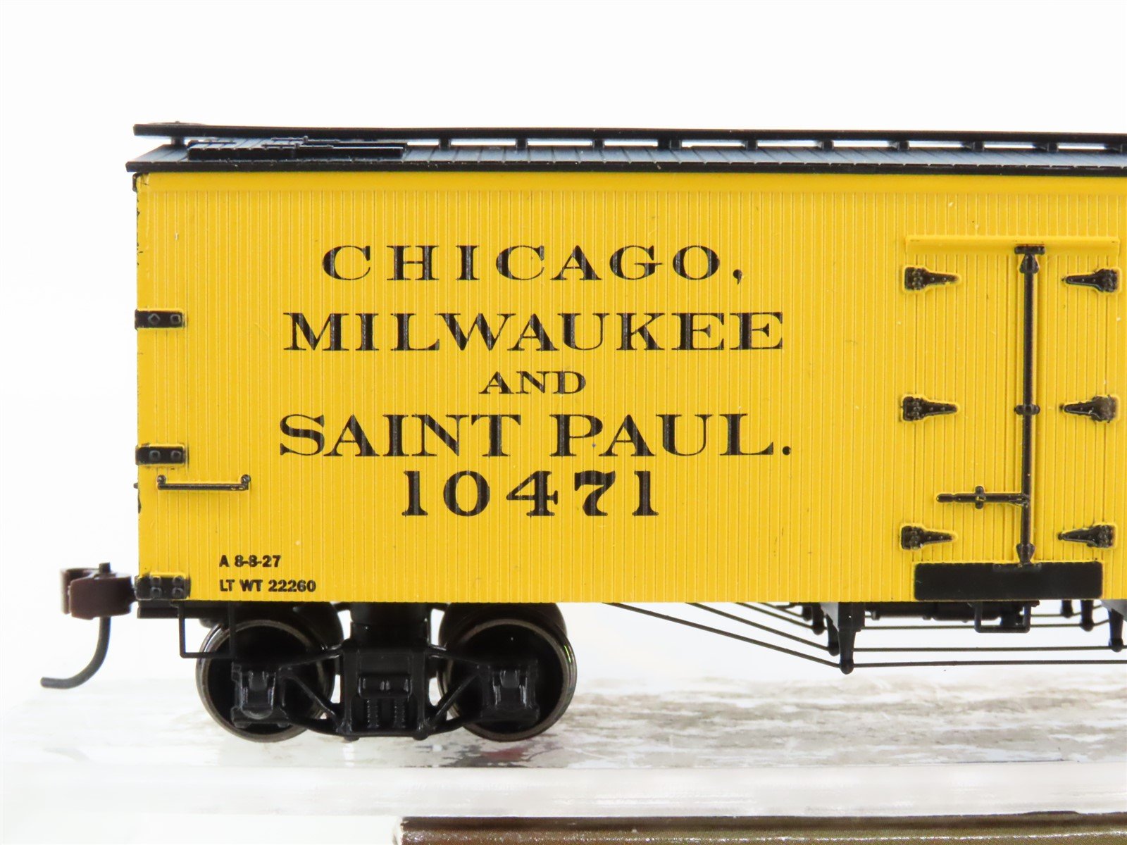 HO Scale Roundhouse 84149 CM&StP Kansas City Packing Co 36' Wood Reefer #10471