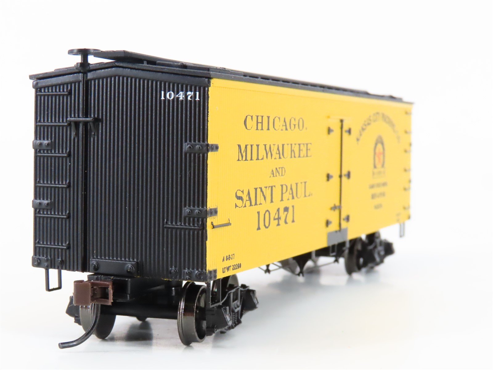 HO Scale Roundhouse 84149 CM&StP Kansas City Packing Co 36' Wood Reefer #10471