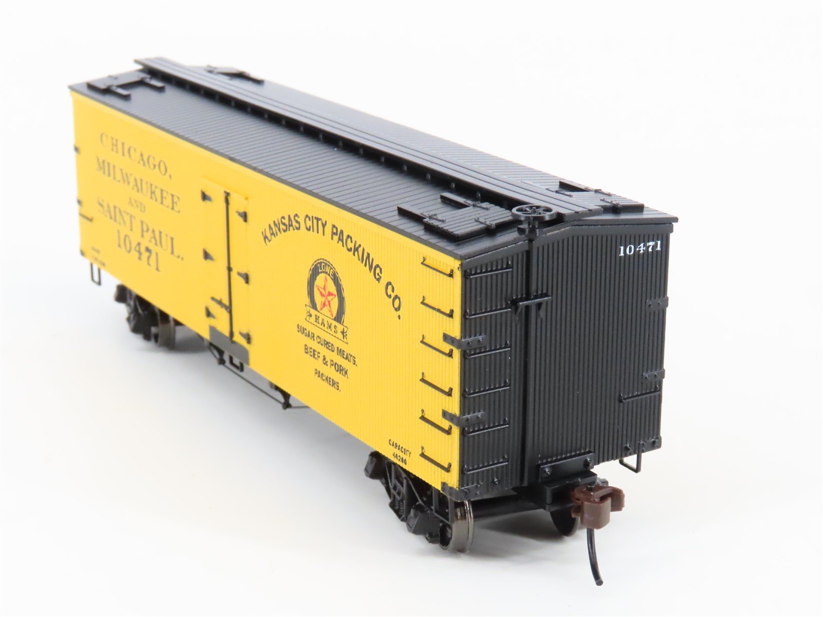 HO Scale Roundhouse 84149 CM&StP Kansas City Packing Co 36' Wood Reefer #10471