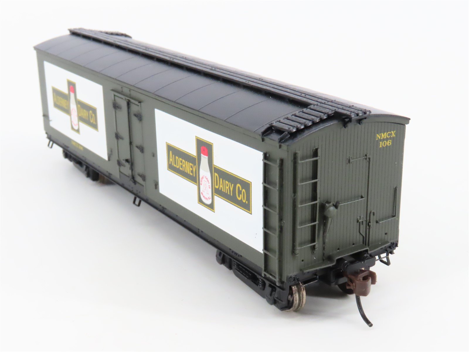 HO Scale Roundhouse 84602 NMCX Alderney Dairy 40' Wood Milk Car #106