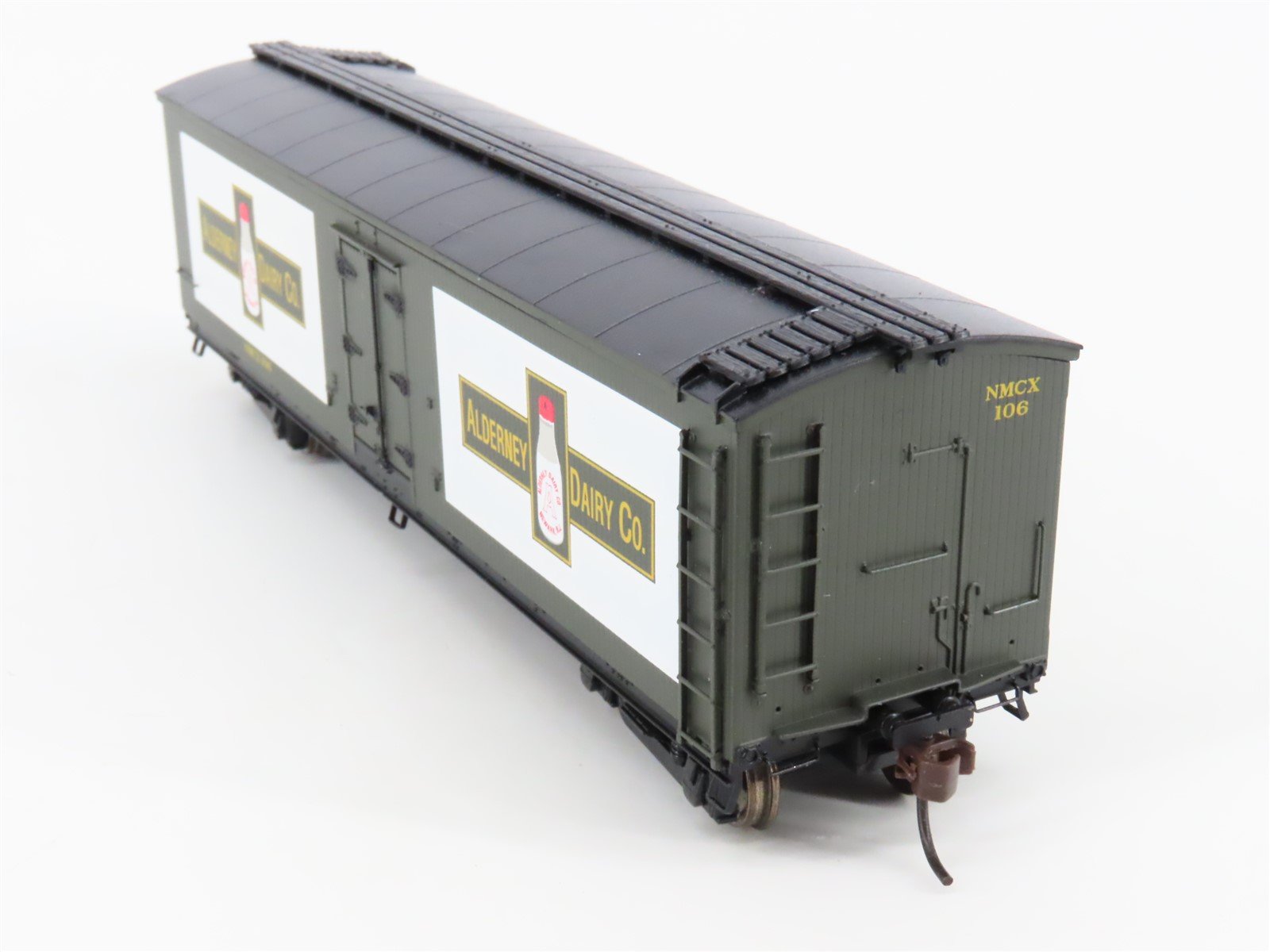 HO Scale Roundhouse 84602 NMCX Alderney Dairy 40' Wood Milk Car #106