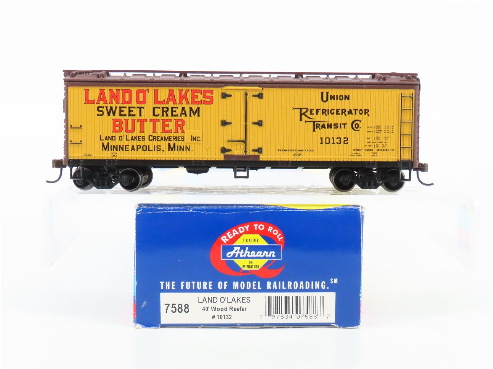 HO Scale Athearn 7588 URTC Land O' Lakes 40' Wood Reefer #10132