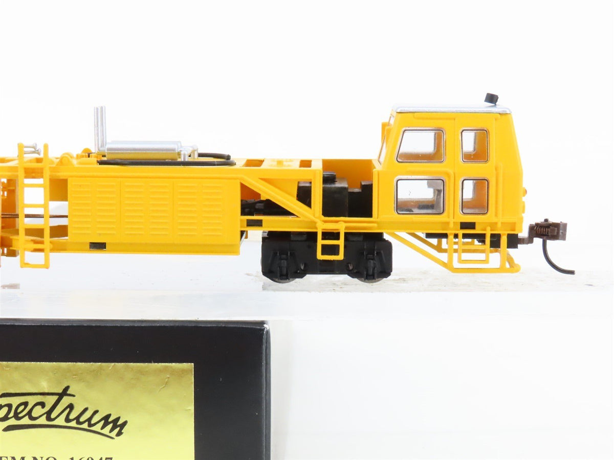HO Spectrum 16947 Maintenance of Way Self Propelled Ballast Regulator - Powered