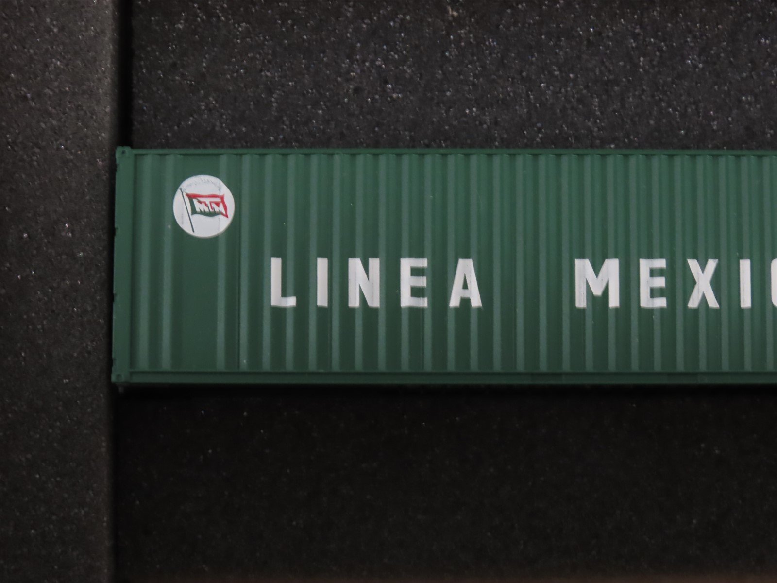 HO Scale 2311 Athearn Special Edition 2311 Containers of the World Set of 6