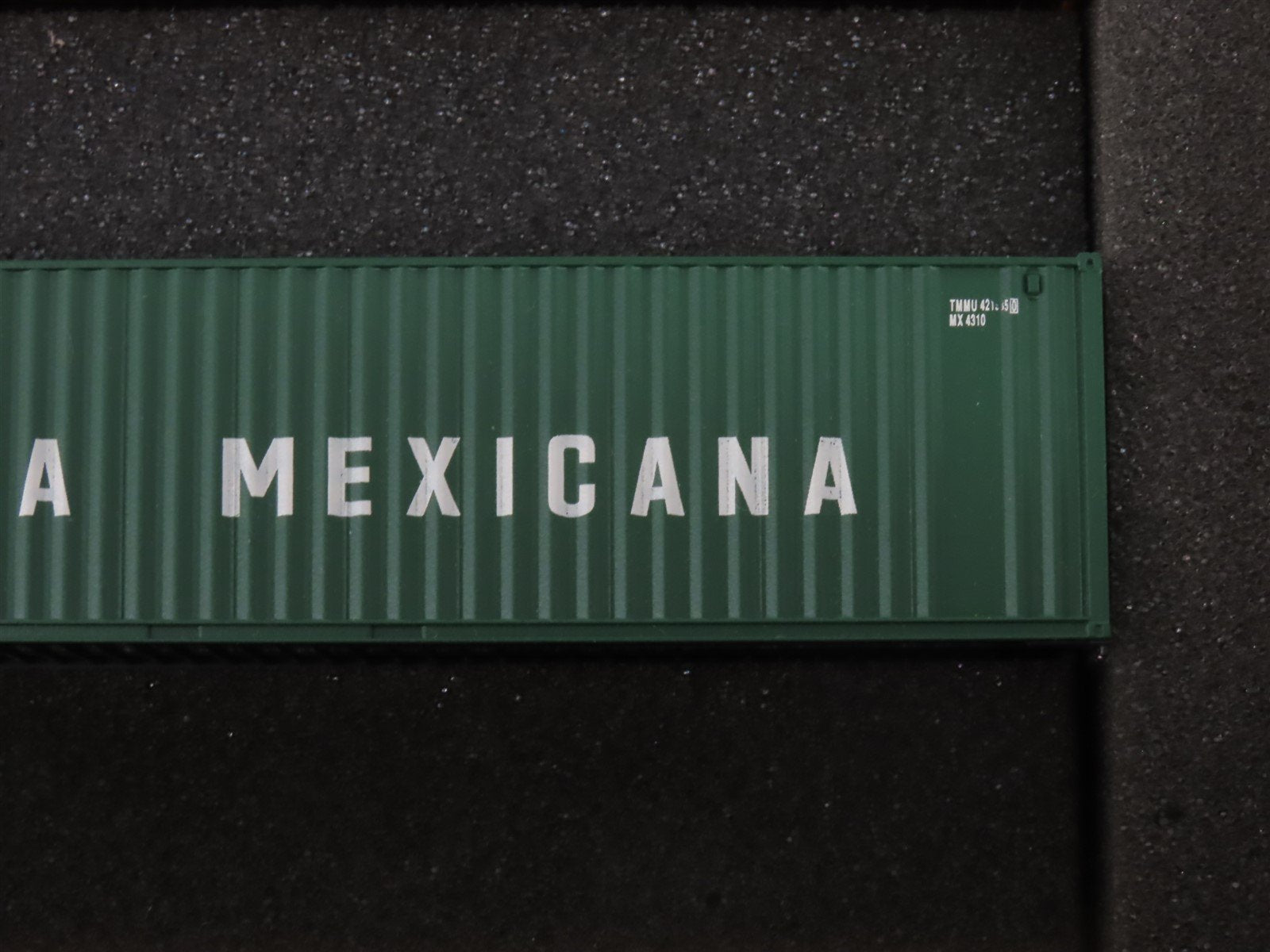 HO Scale 2311 Athearn Special Edition 2311 Containers of the World Set of 6