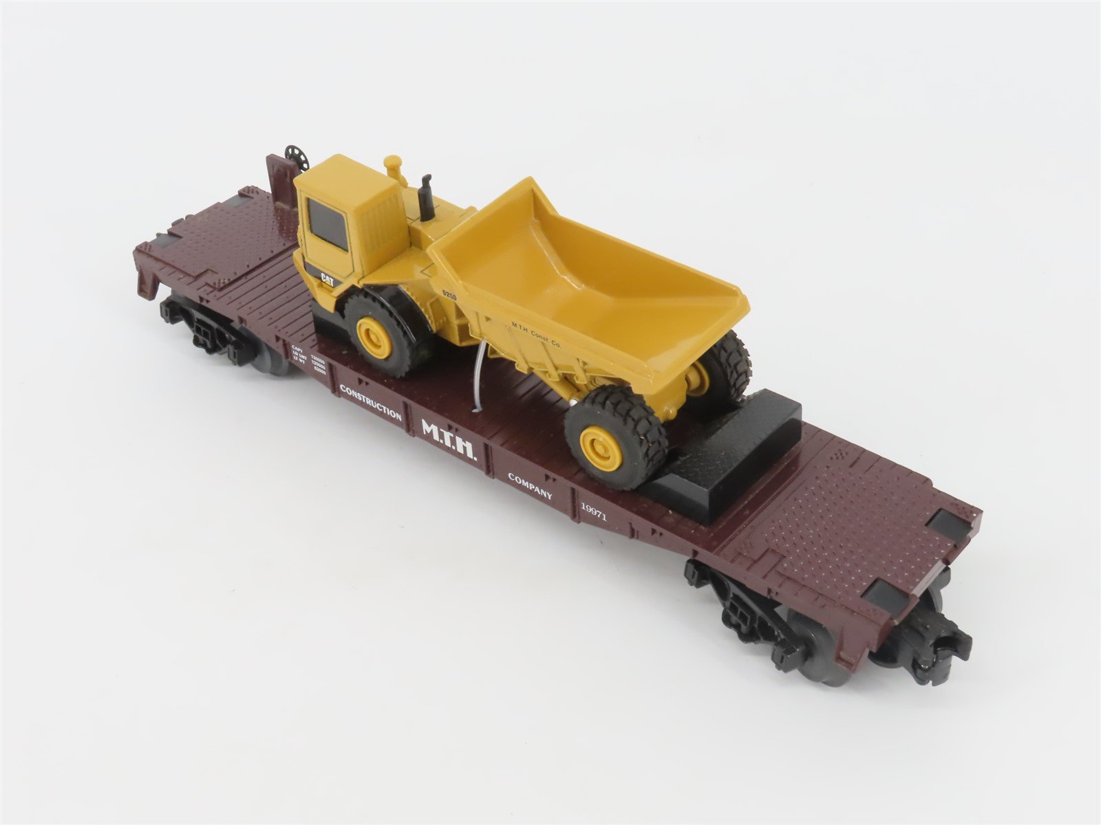O Gauge 3-Rail MTH Rail King 30-7614 MTH Flat Car #19971 W/CAT Dump Truck