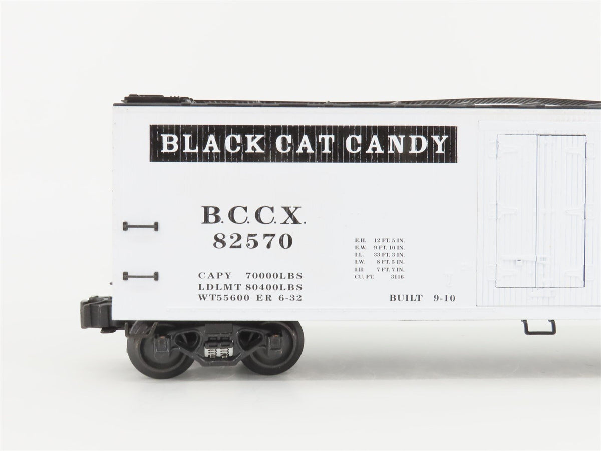 O Gauge 3-Rail K-Line K762-8029 BCCX Black Cat Candy Wood Sided Reefer #82570