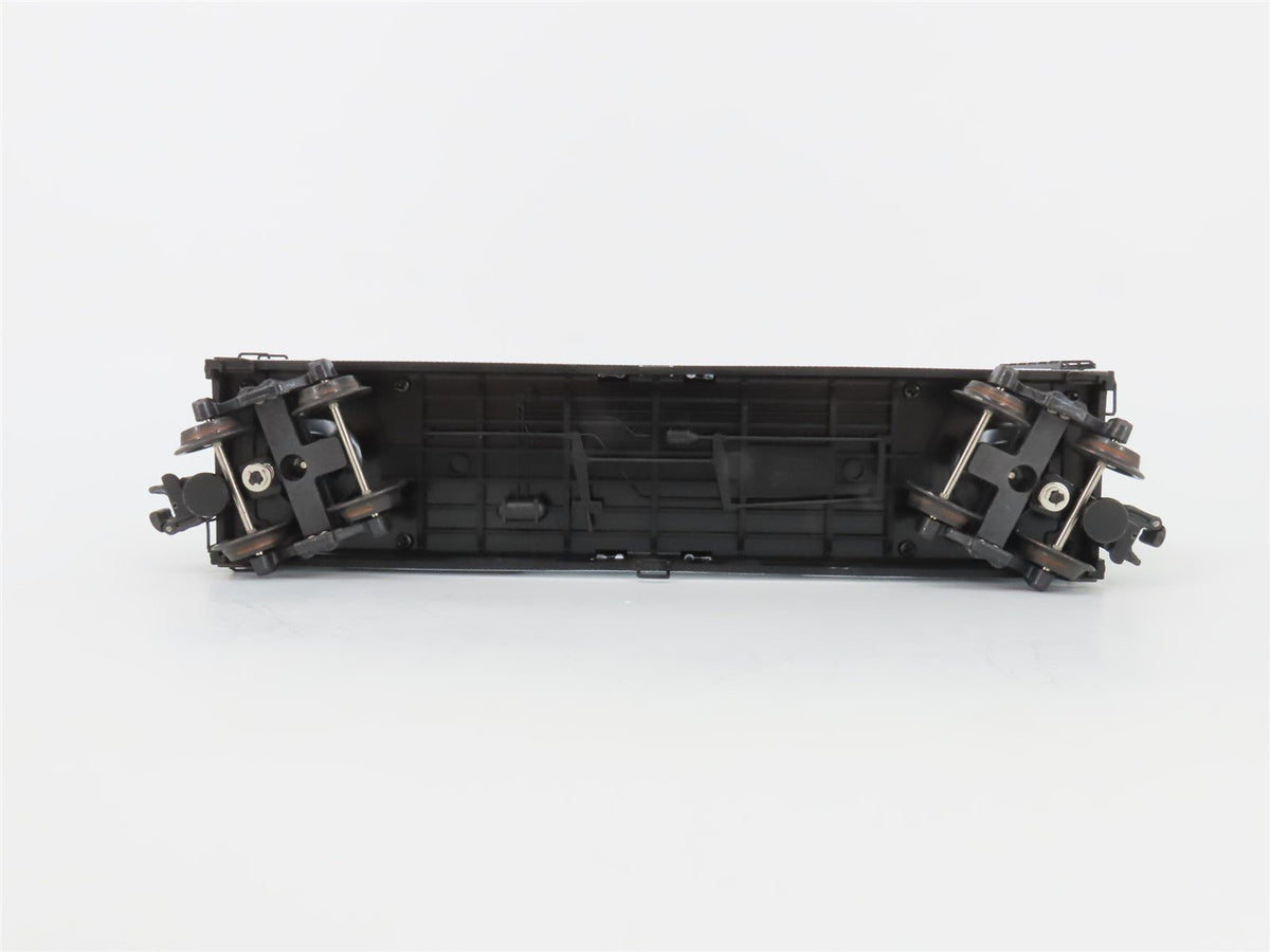 O Gauge 3-Rail K-Line K762-8029 BCCX Black Cat Candy Wood Sided Reefer #82570