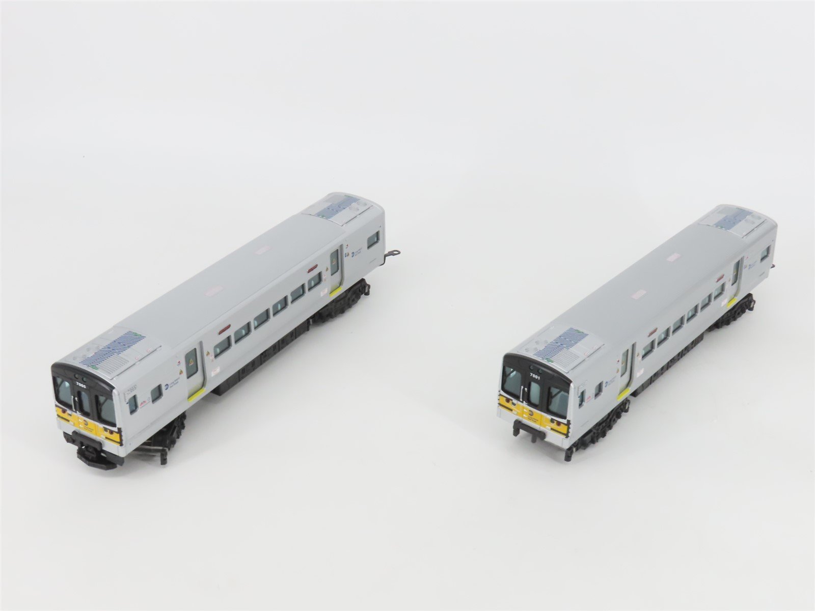 O Gauge 3-Rail Lionel 6-30114 MTA Long Island M-7 Commuter Train Set w/Track