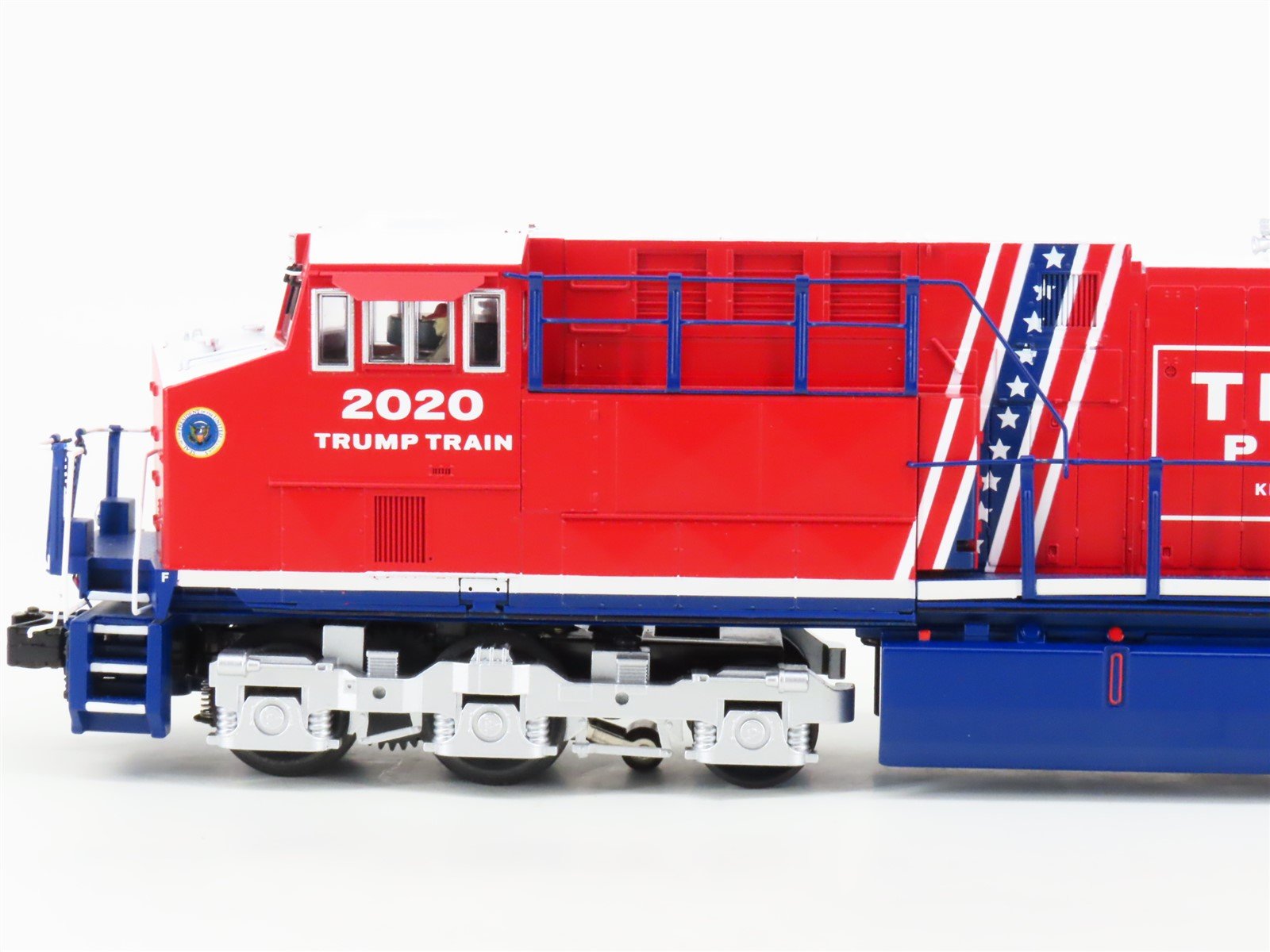 O 3-Rail MTH RailKing 30-20799-1 Donald J Trump 2020 ES44AC Diesel & Caboose Set