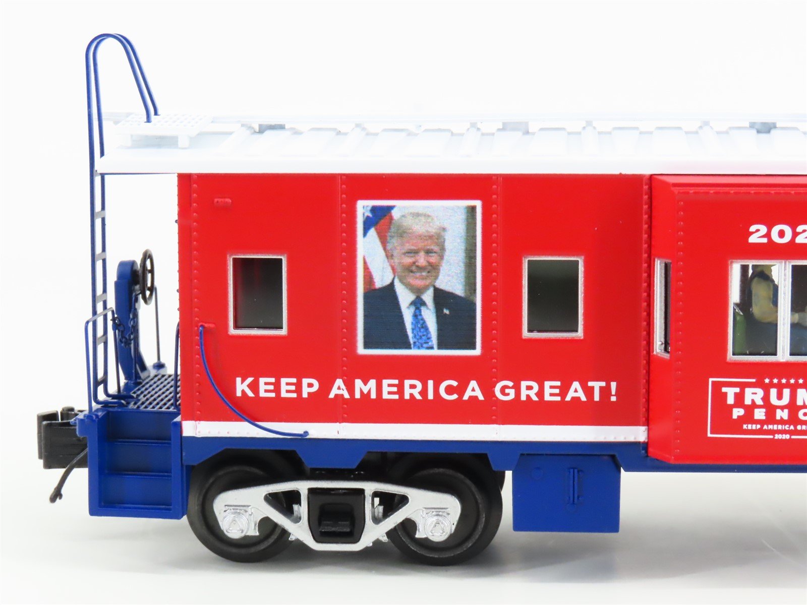 O 3-Rail MTH RailKing 30-20799-1 Donald J Trump 2020 ES44AC Diesel & Caboose Set