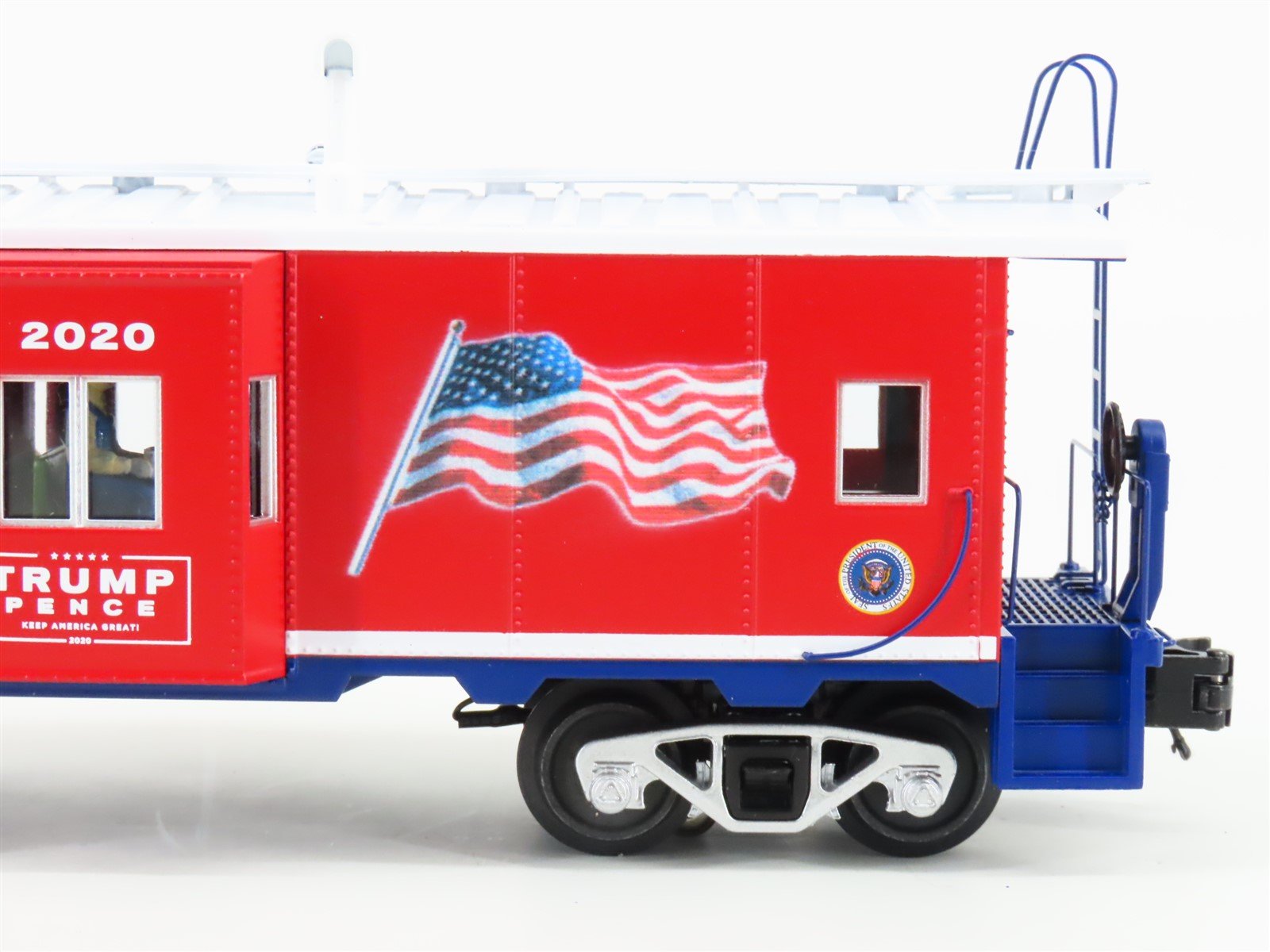 O 3-Rail MTH RailKing 30-20799-1 Donald J Trump 2020 ES44AC Diesel & Caboose Set