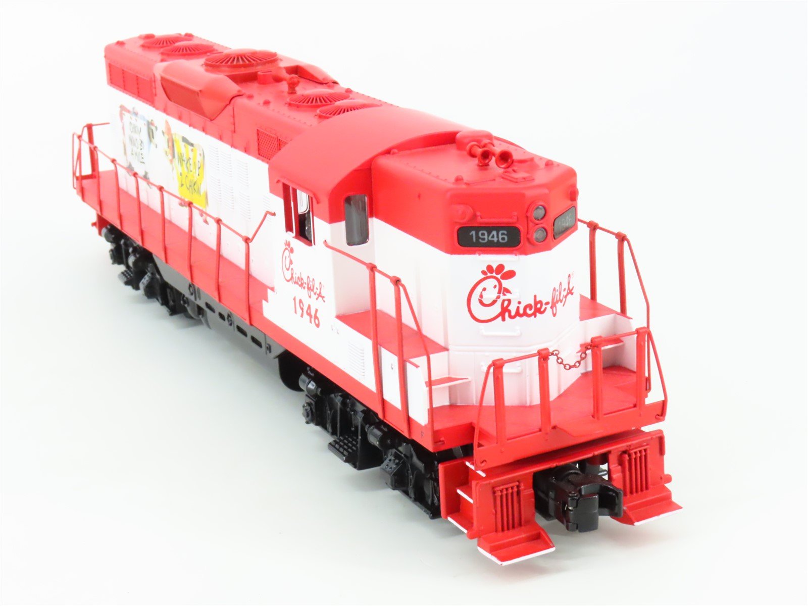 O Gauge 3-Rail MTH RailKing 30-20131-1 Chick-Fil-A GP9 Diesel #1946 Proto-Sound3