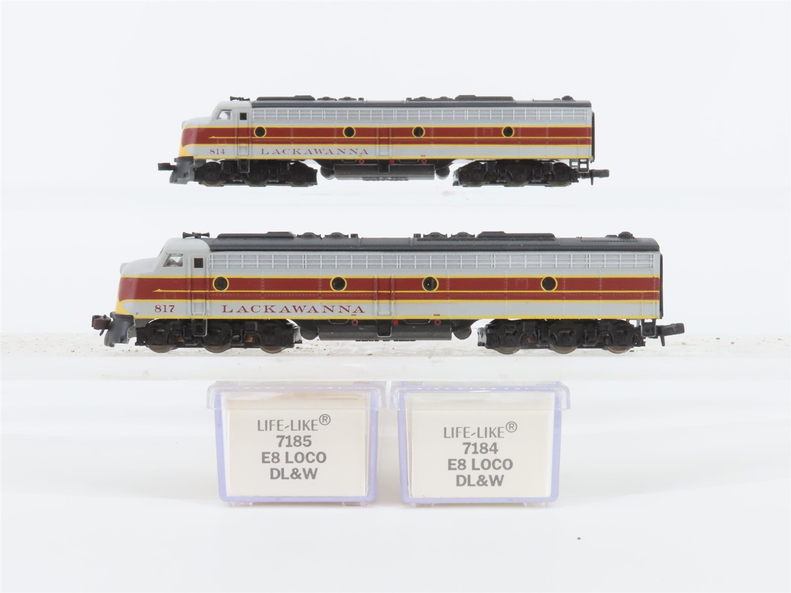 N Scale Life-Like 7184/7185 DL&W Lackawanna EMD E8A/A Diesel Locomotive Set