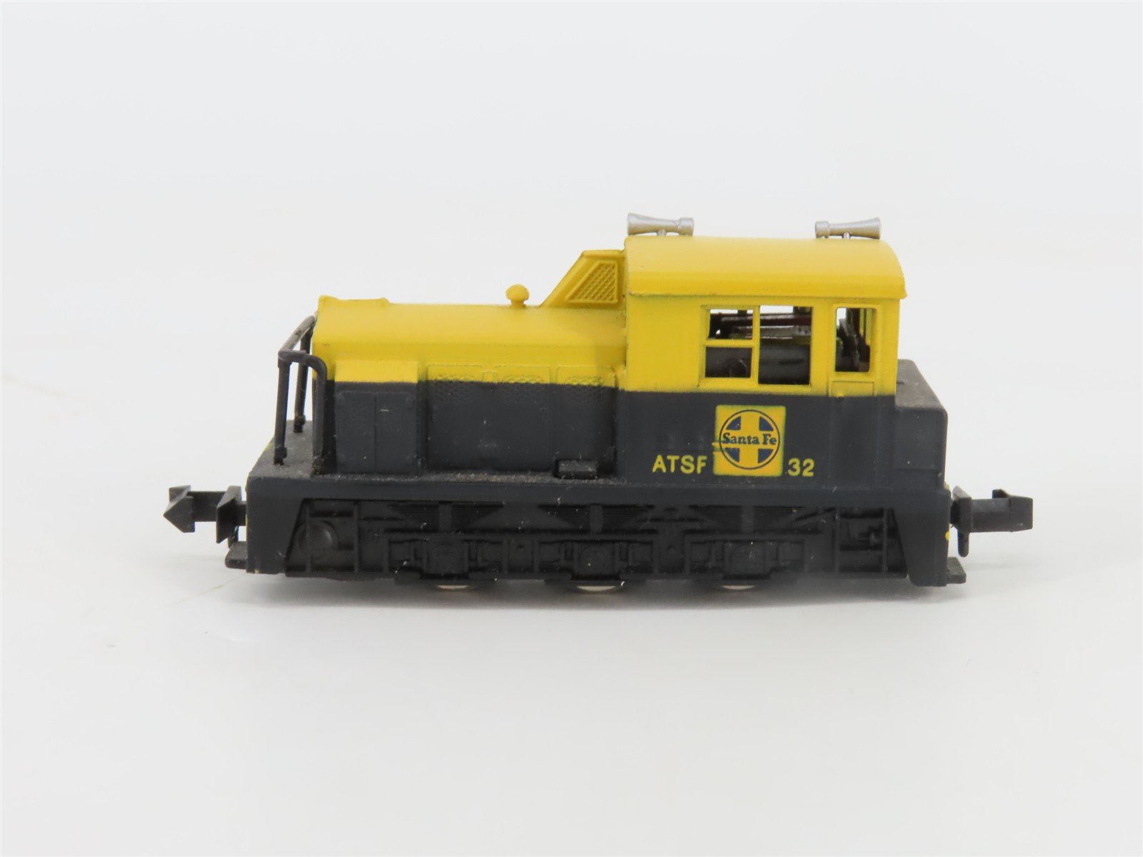 N Scale Bachmann 51-600-02 ATSF Santa Fe Plymouth MDT Diesel Switcher #32