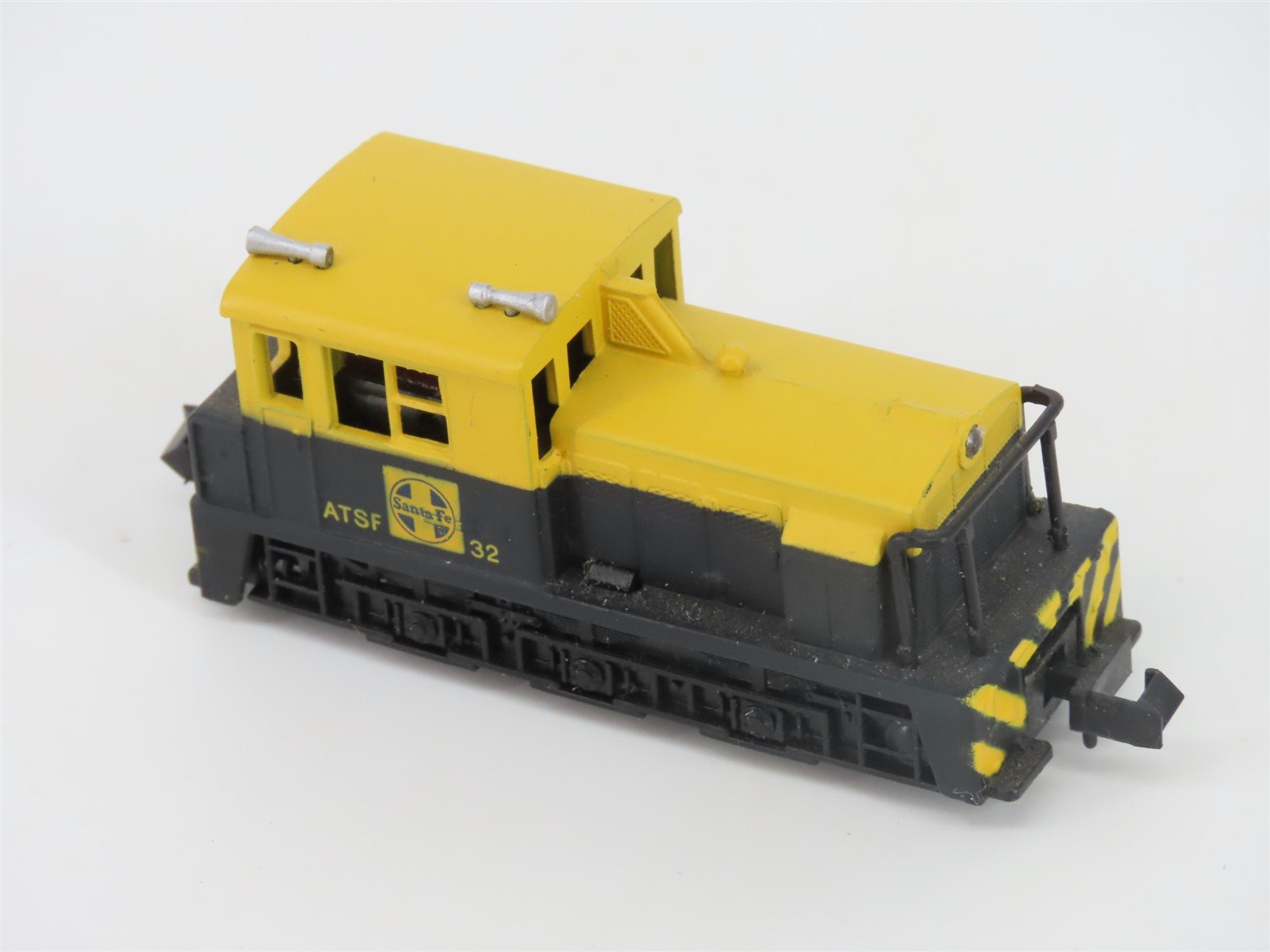 N Scale Bachmann 51-600-02 ATSF Santa Fe Plymouth MDT Diesel Switcher #32