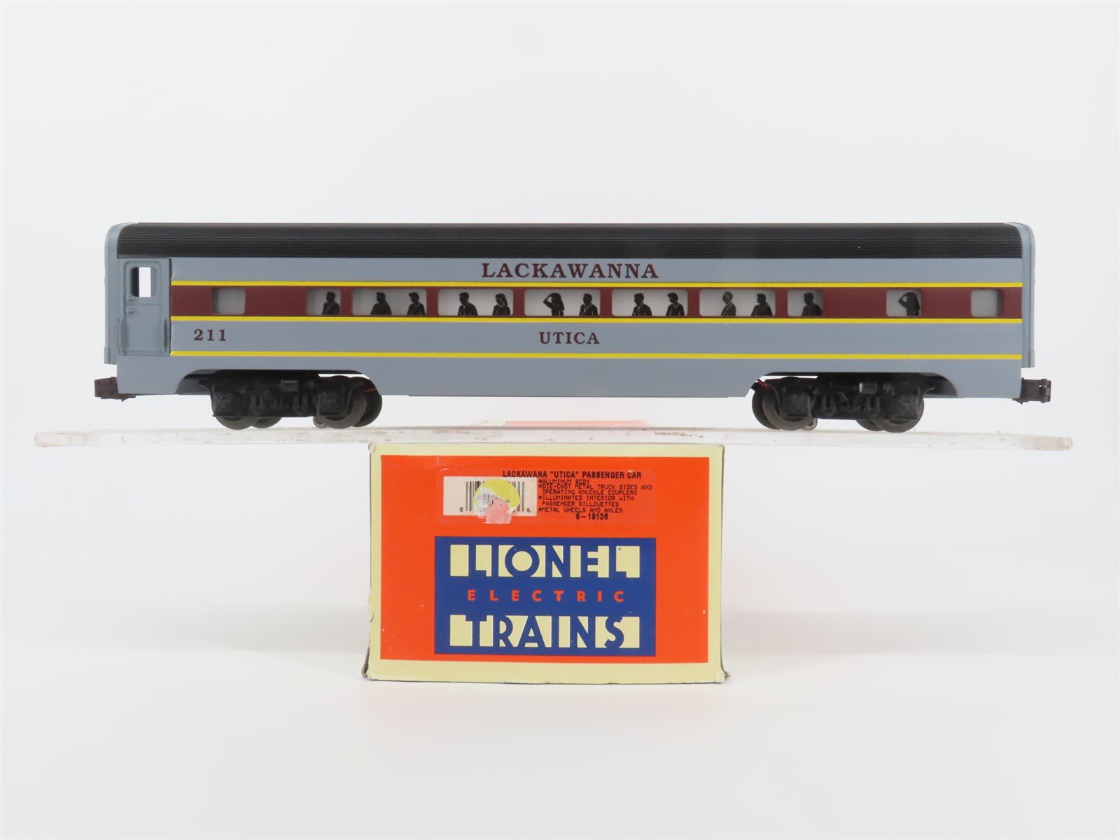 O Gauge 3-Rail Lionel 6-19136 EL Lackawanna "Utica" Coach Passenger #211