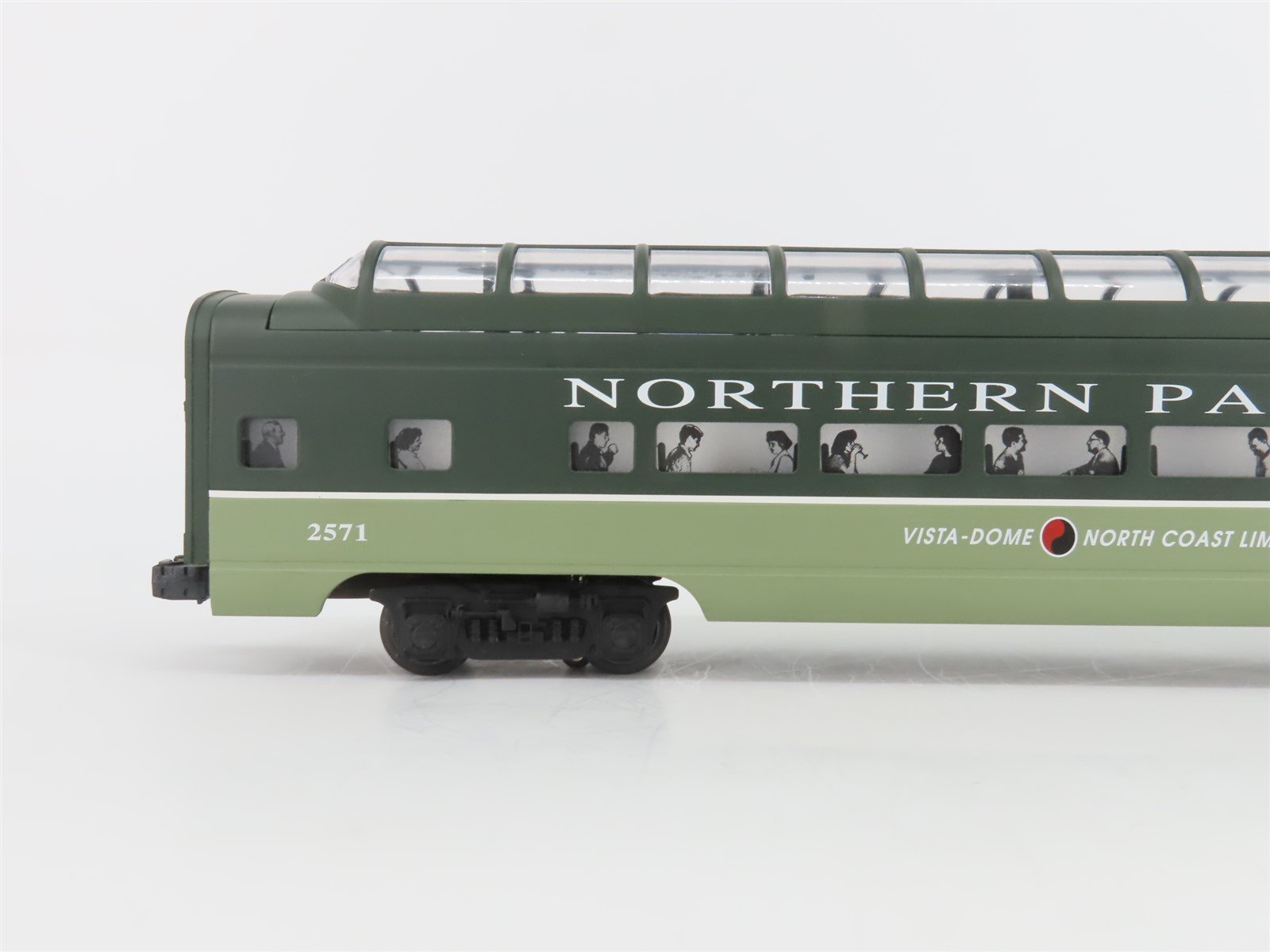 O Gauge 3-Rail Lionel 6-19167 NP Northern Pacific Vista Dome Coach Passenger