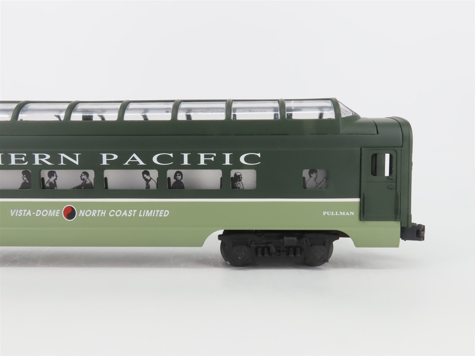 O Gauge 3-Rail Lionel 6-19170 NP Northern Pacific Vista Dome Coach Passenger
