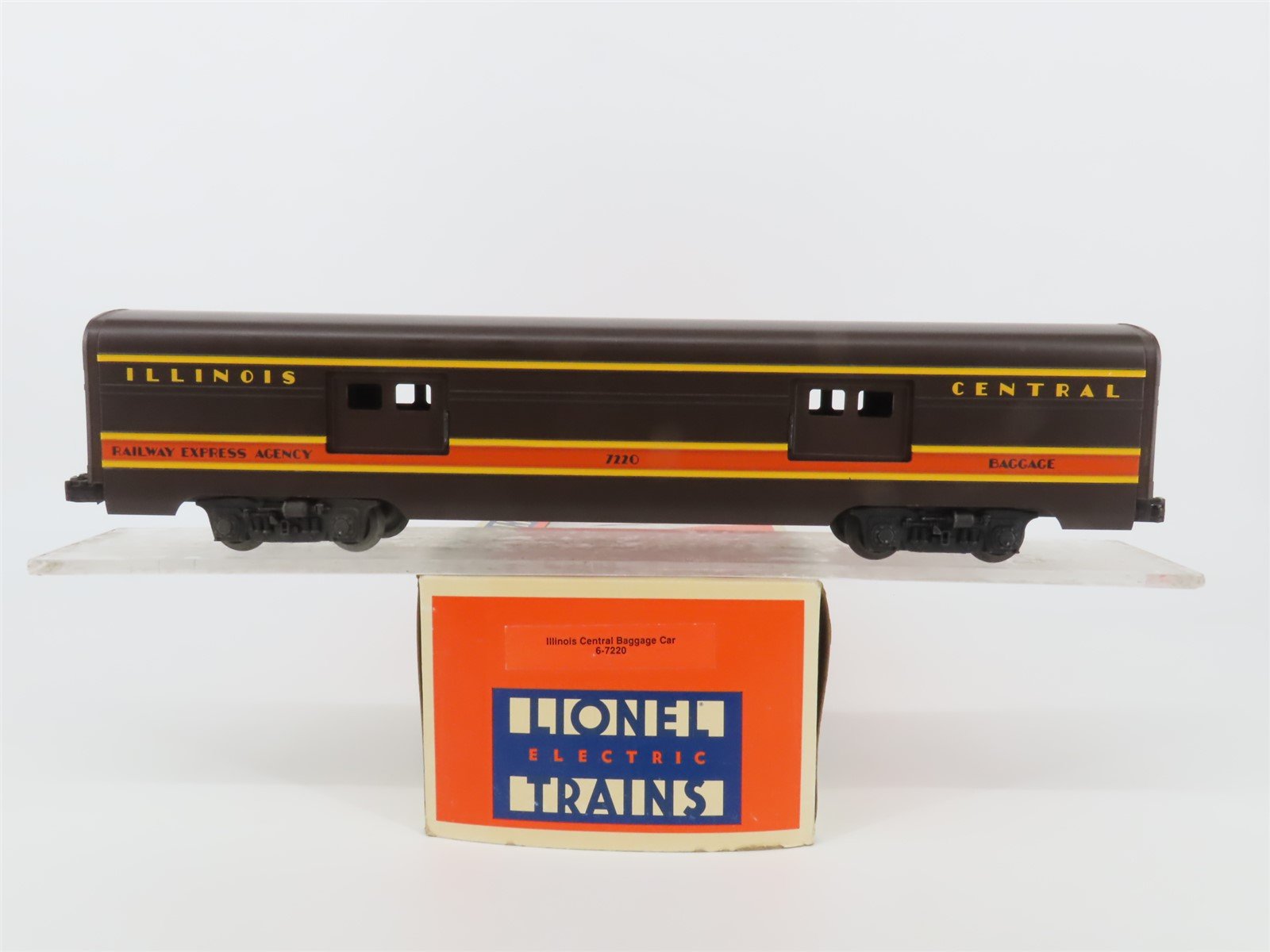 O Gauge 3-Rail Lionel 6-7220 IC Illinois Central Baggage Passenger Car #7220