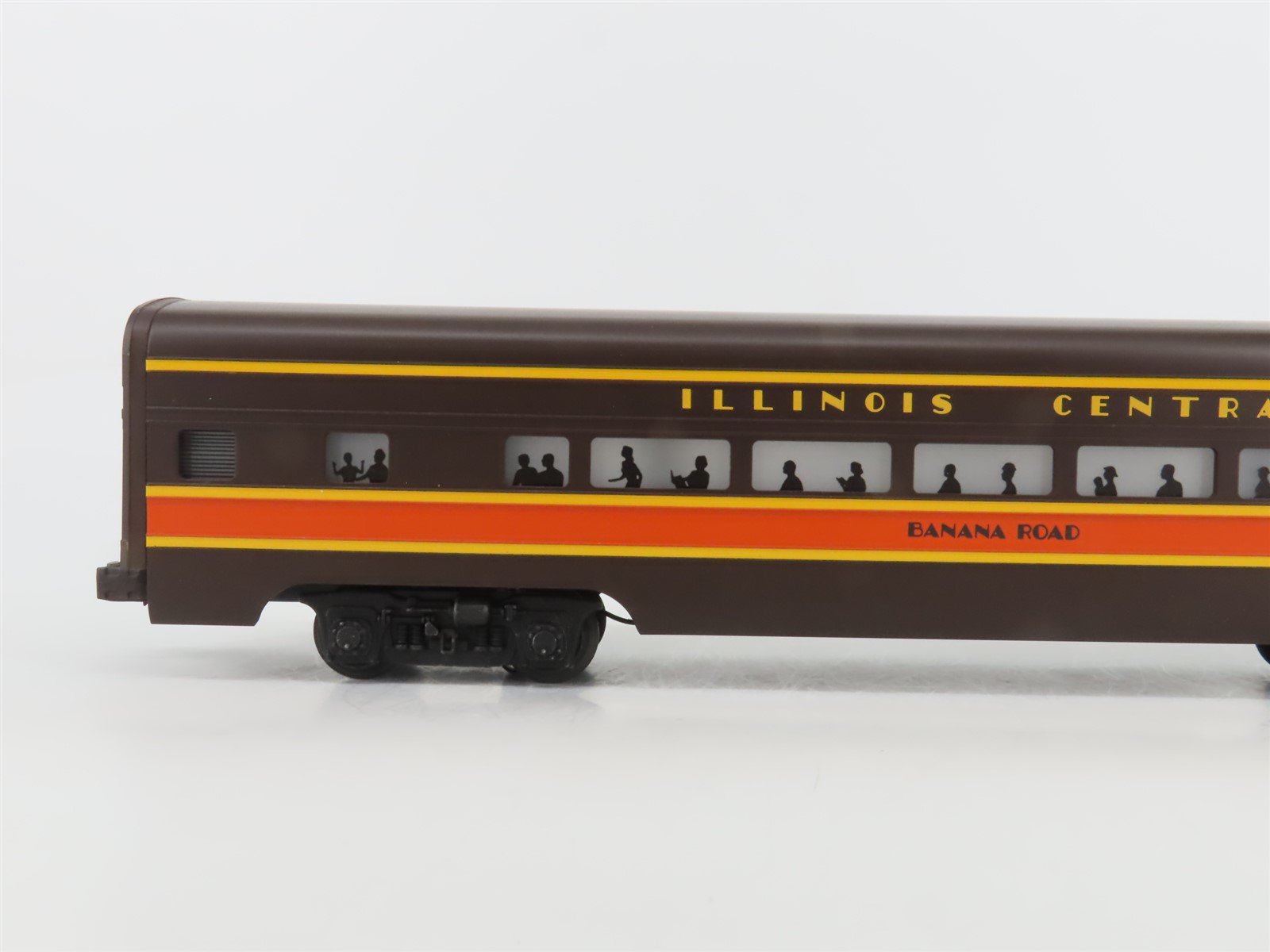 O Gauge 3-Rail Lionel 6-7223 IC Illinois Central Banana Rd Coach Passenger #7223