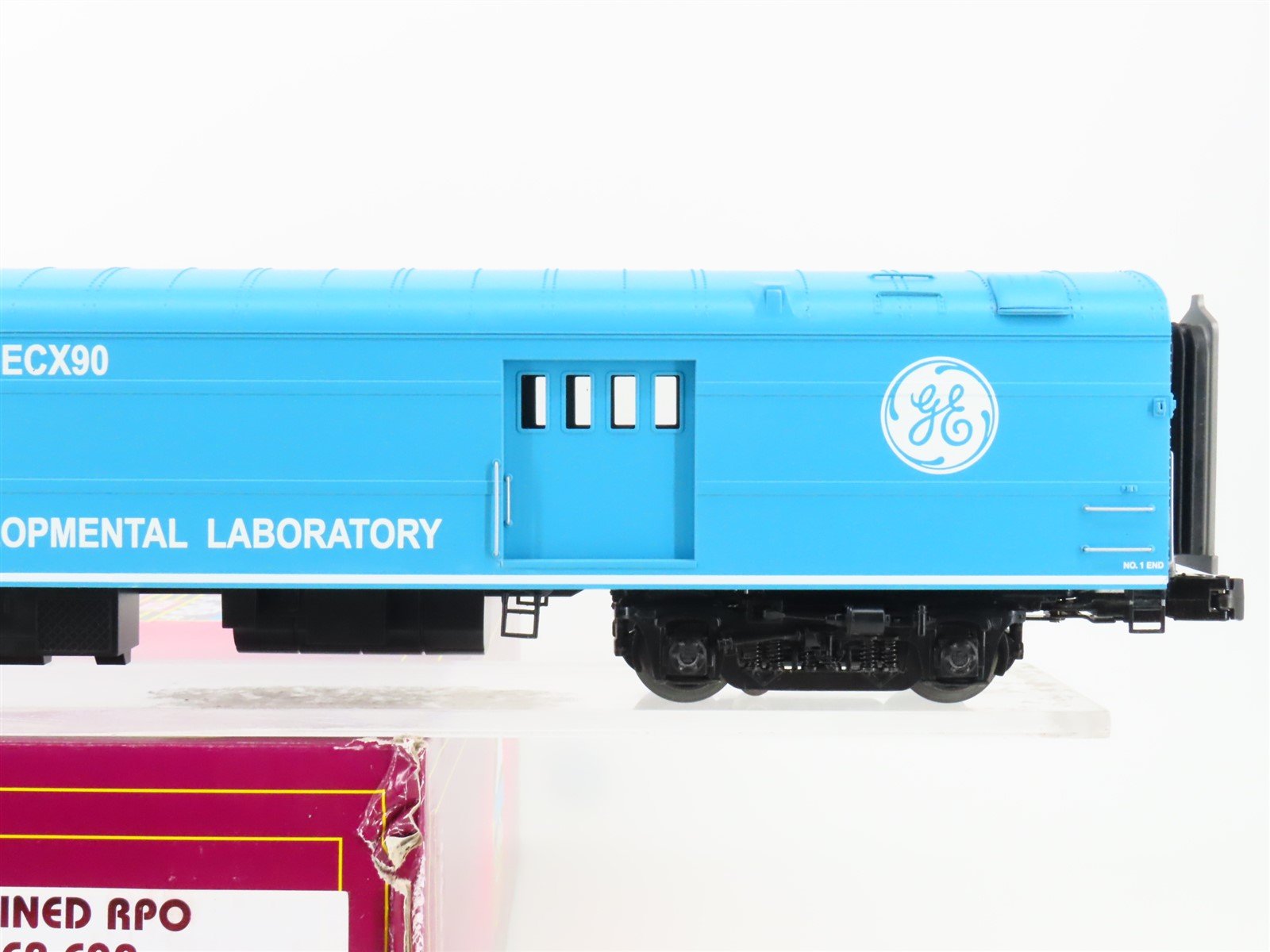O Gauge 3-Rail MTH 20-2986A GECX GE Evolution 70' Streamlined RPO Passenger #90