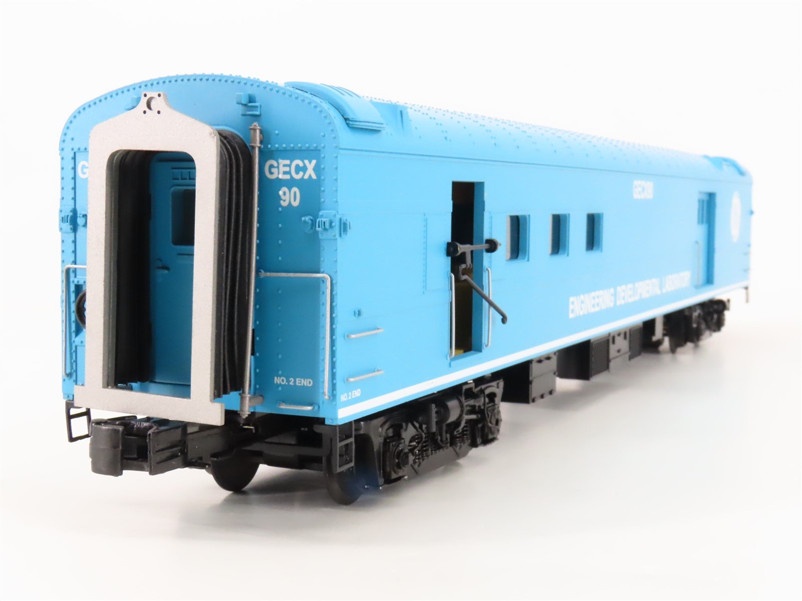 O Gauge 3-Rail MTH 20-2986A GECX GE Evolution 70' Streamlined RPO Passenger #90