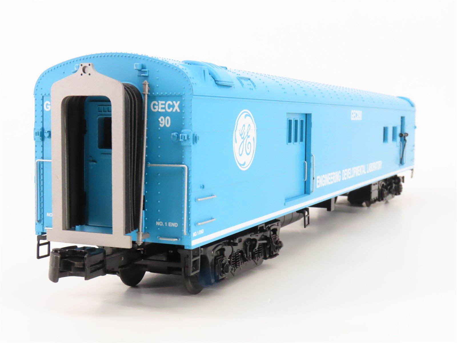O Gauge 3-Rail MTH 20-2986A GECX GE Evolution 70' Streamlined RPO Passenger #90