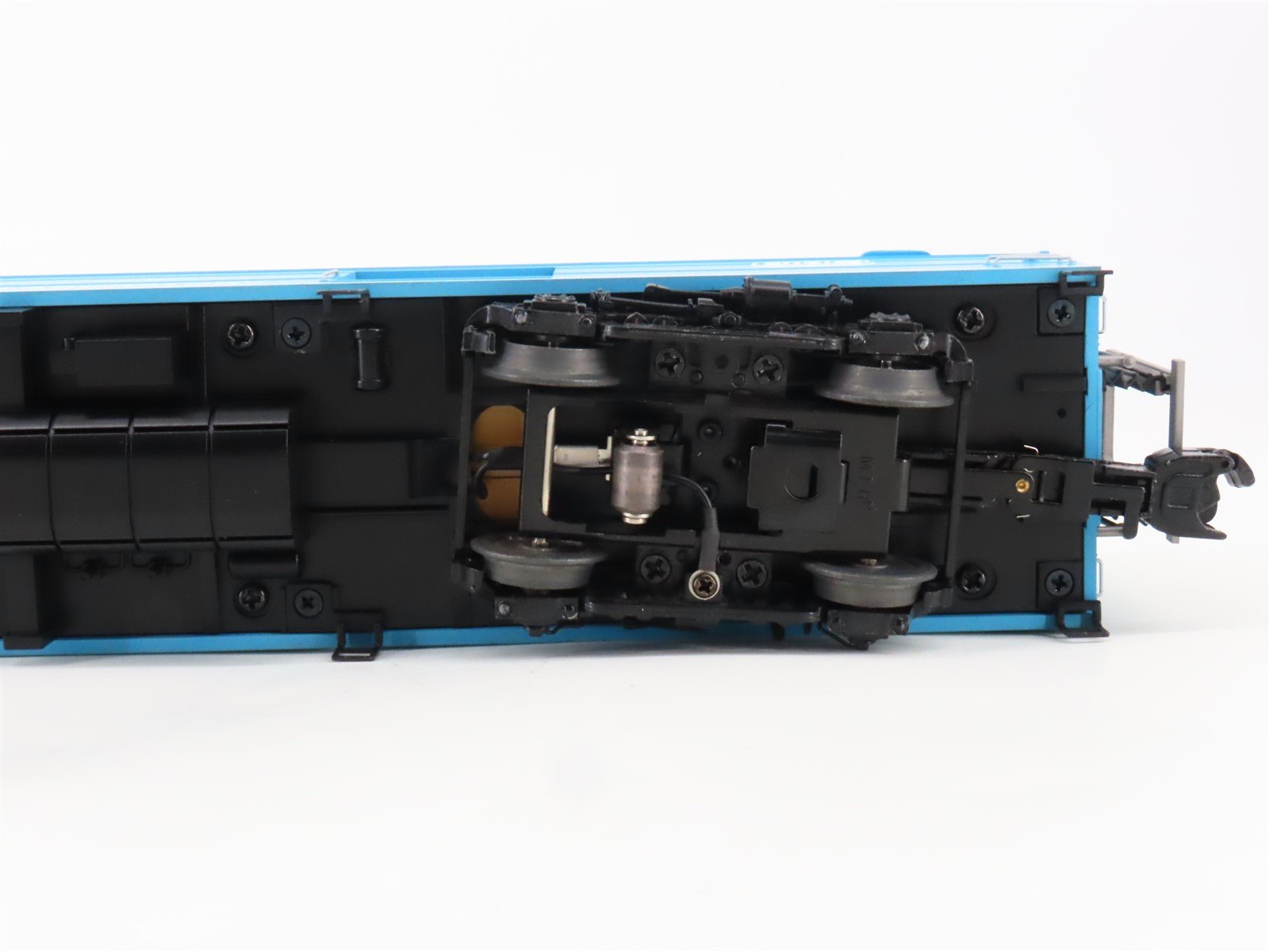 O Gauge 3-Rail MTH 20-2986A GECX GE Evolution 70' Streamlined RPO Passenger #90