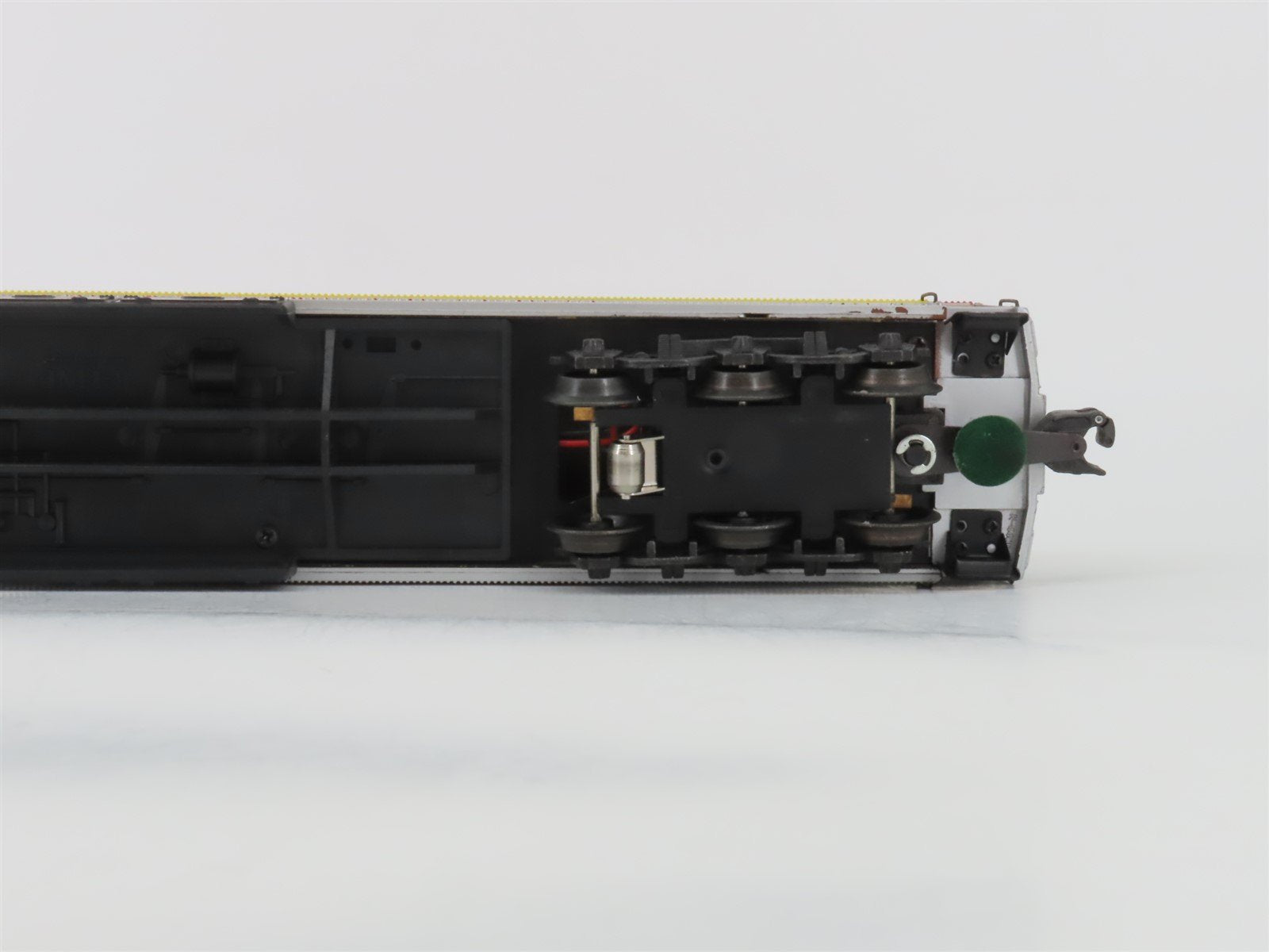 O Gauge 3-Rail K-Line K83-0093 Ringling Bros B&B Combined Shows Coach Passenger