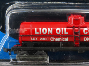 Kid Connection On Track 15131-1601 LUX Lion Oil Co Tank Car #2300 - STATIC MODEL