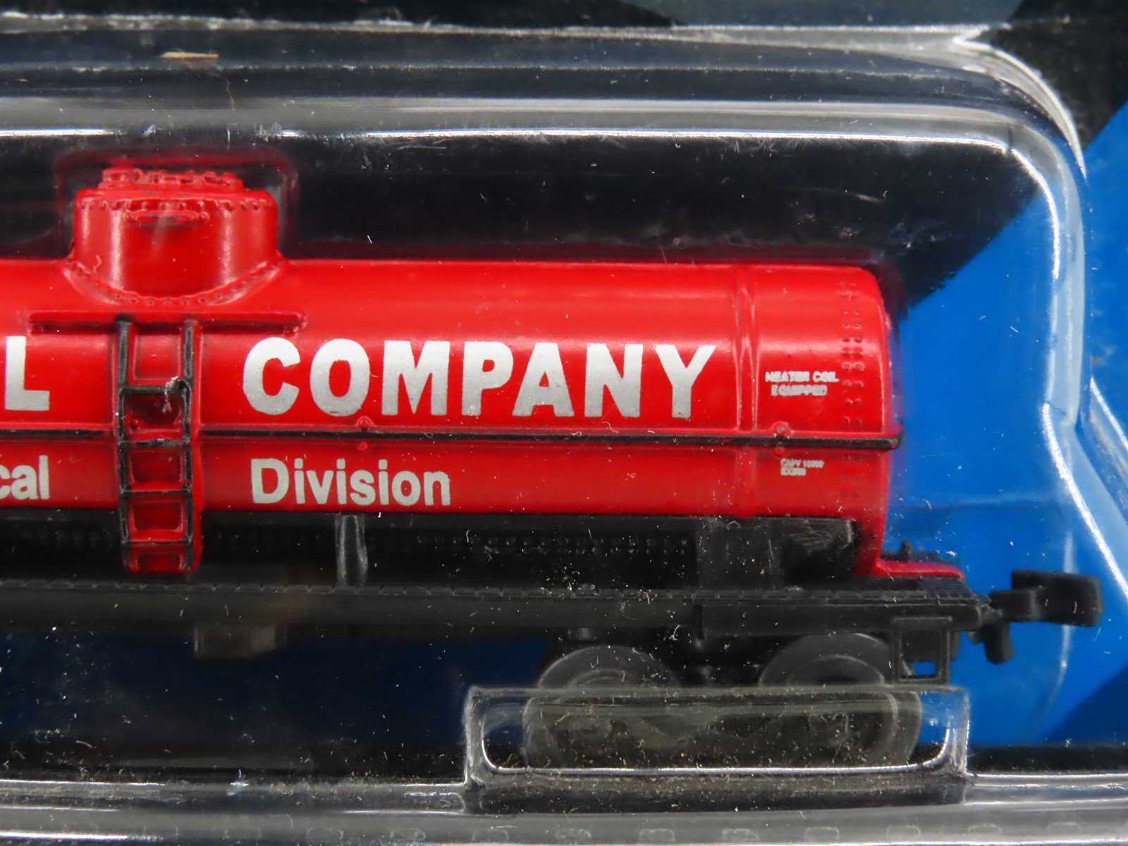 Kid Connection On Track 15131-1601 LUX Lion Oil Co Tank Car #2300 - STATIC MODEL