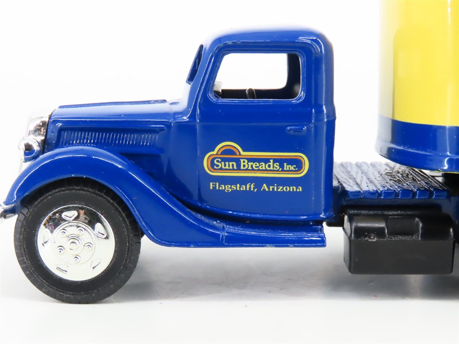 Sun Breads, Inc. Tractor-Trailer Semi-Truck