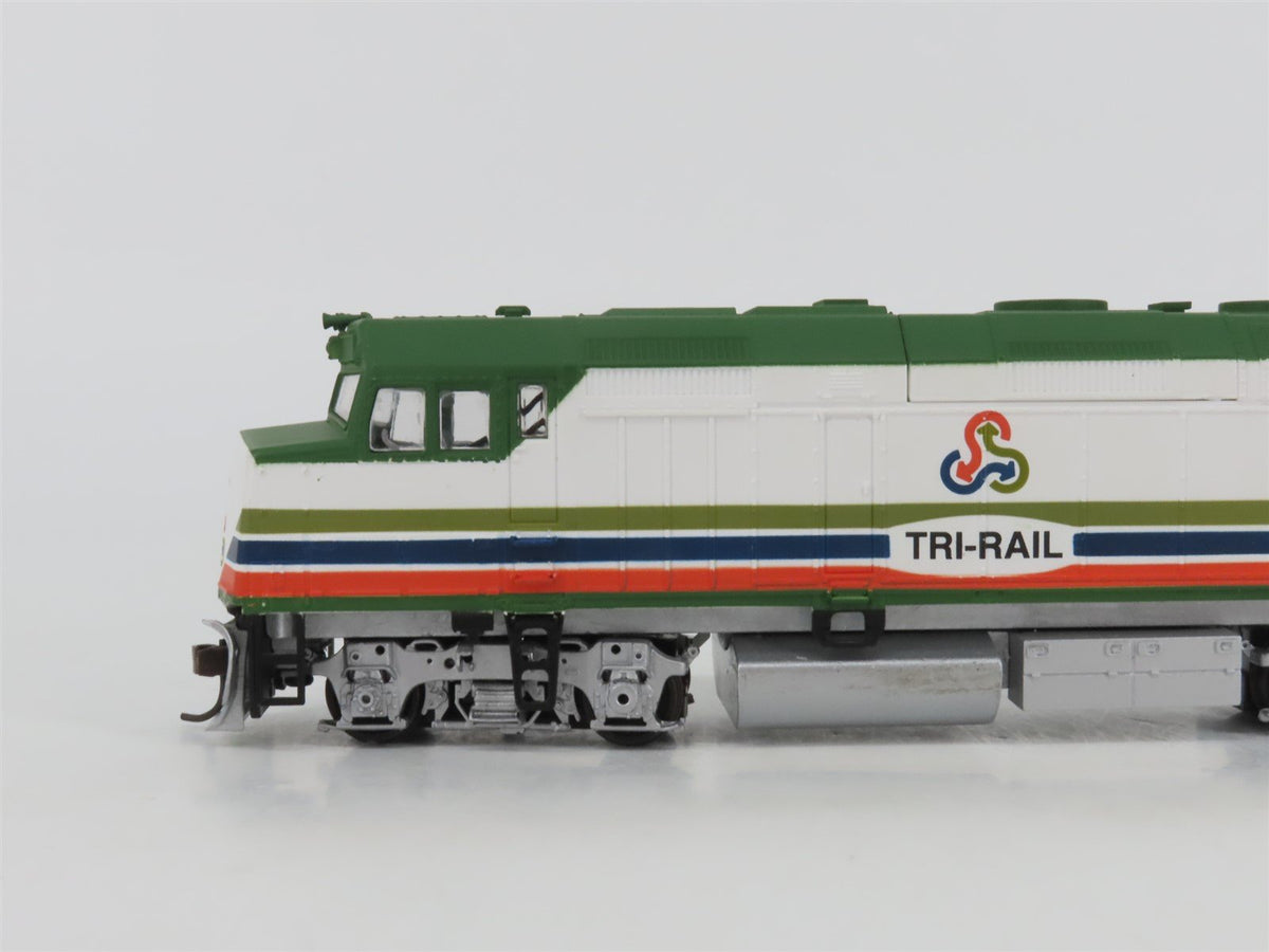 HO Scale Walthers Trainline 931-315 Tri-Rail EMD F40PH Diesel Locomotive #811