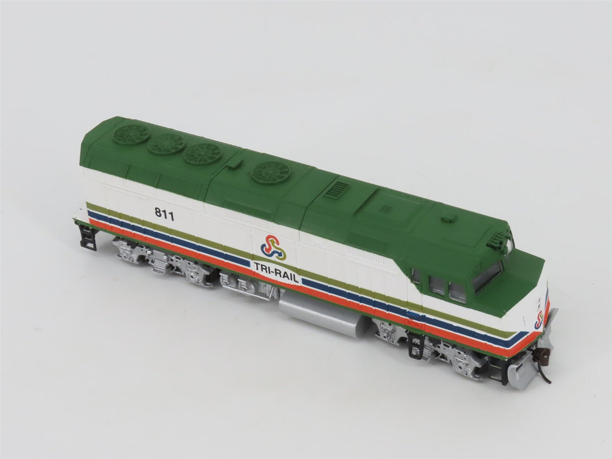 HO Scale Walthers Trainline 931-315 Tri-Rail EMD F40PH Diesel Locomotive #811
