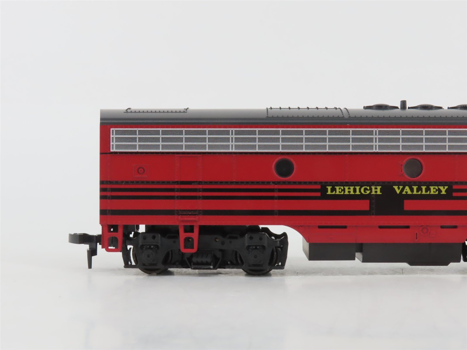 HO Scale Stewart/KATO 8411 LV Lehigh Valley EMD F3B Ph. IV Diesel Locomotive No#