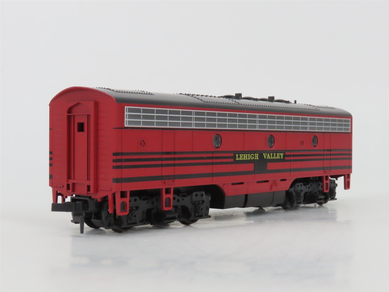 HO Scale Stewart/KATO 8411 LV Lehigh Valley EMD F3B Ph. IV Diesel Locomotive No#