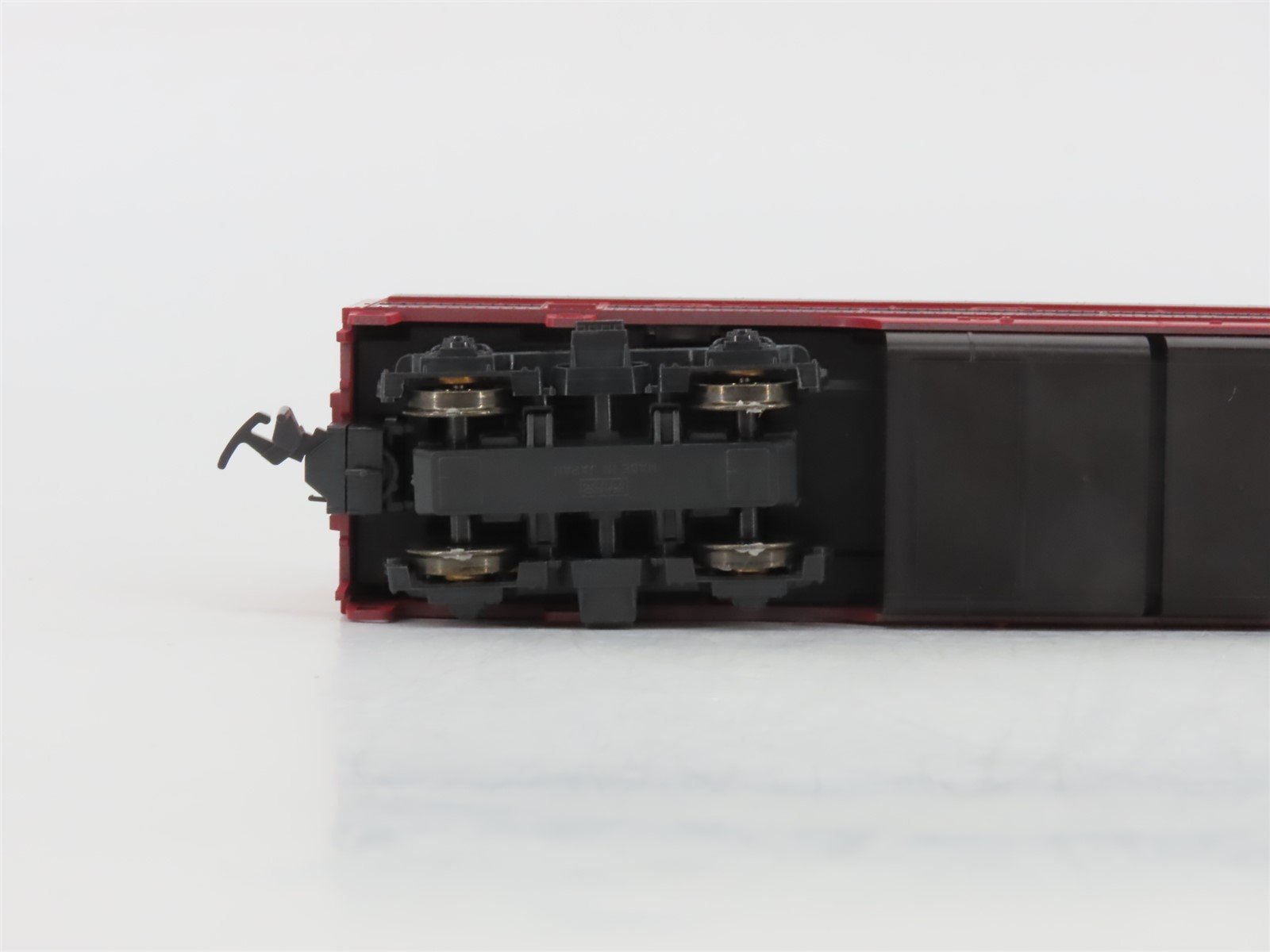 HO Scale Stewart/KATO 8411 LV Lehigh Valley EMD F3B Ph. IV Diesel Locomotive No#