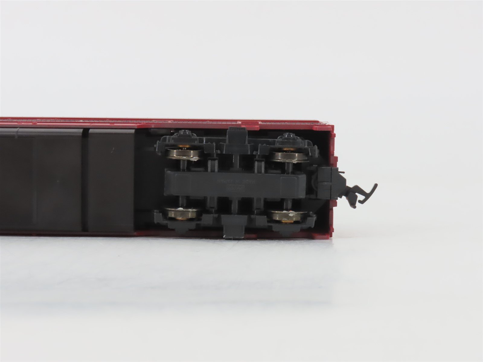 HO Scale Stewart/KATO 8411 LV Lehigh Valley EMD F3B Ph. IV Diesel Locomotive No#