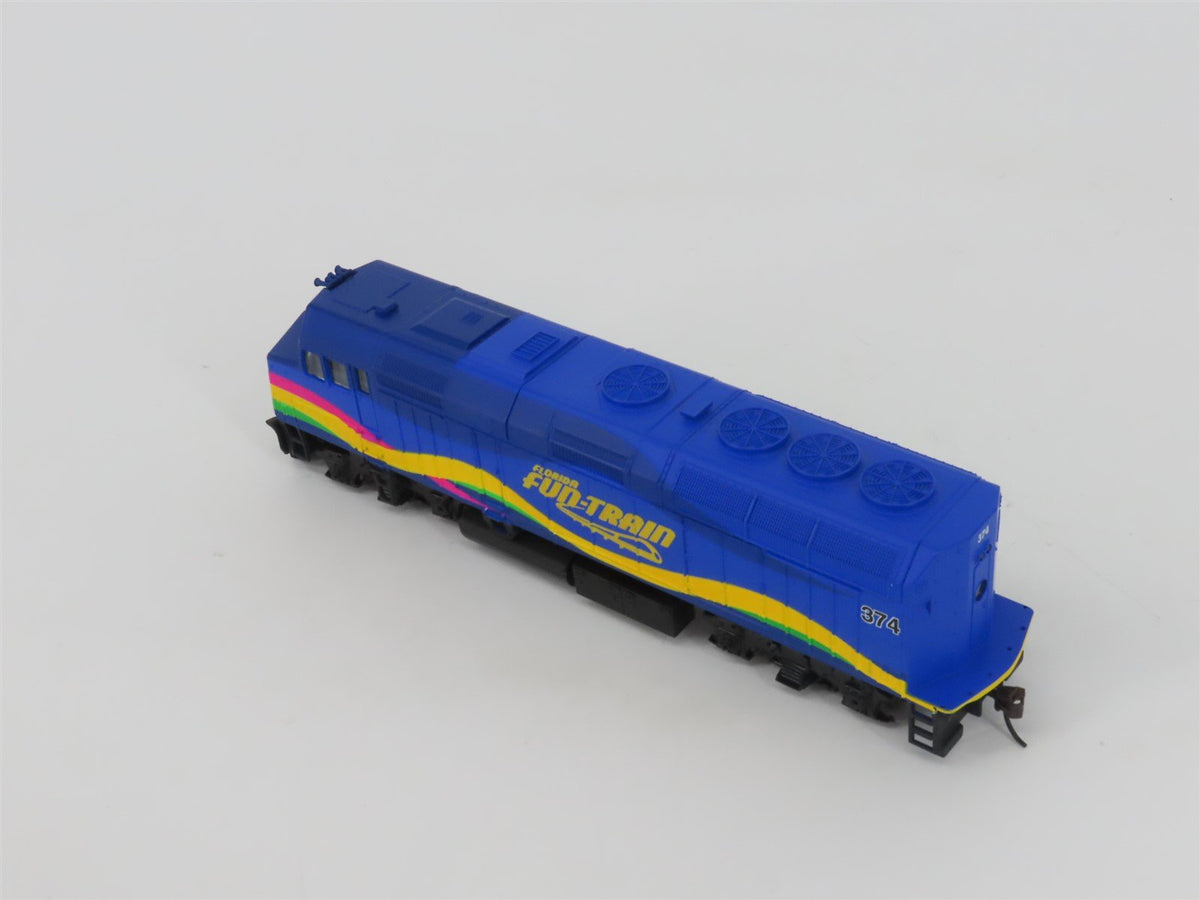 HO Scale Walthers Trainline 931-317 Florida Fun-Train EMD F40PH Diesel #374