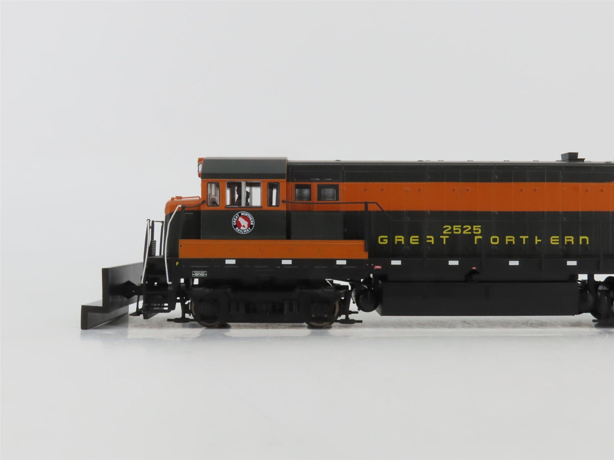 HO Scale Proto 2000 31081 GN Great Northern GE U28B Diesel #2525 - DCC Ready